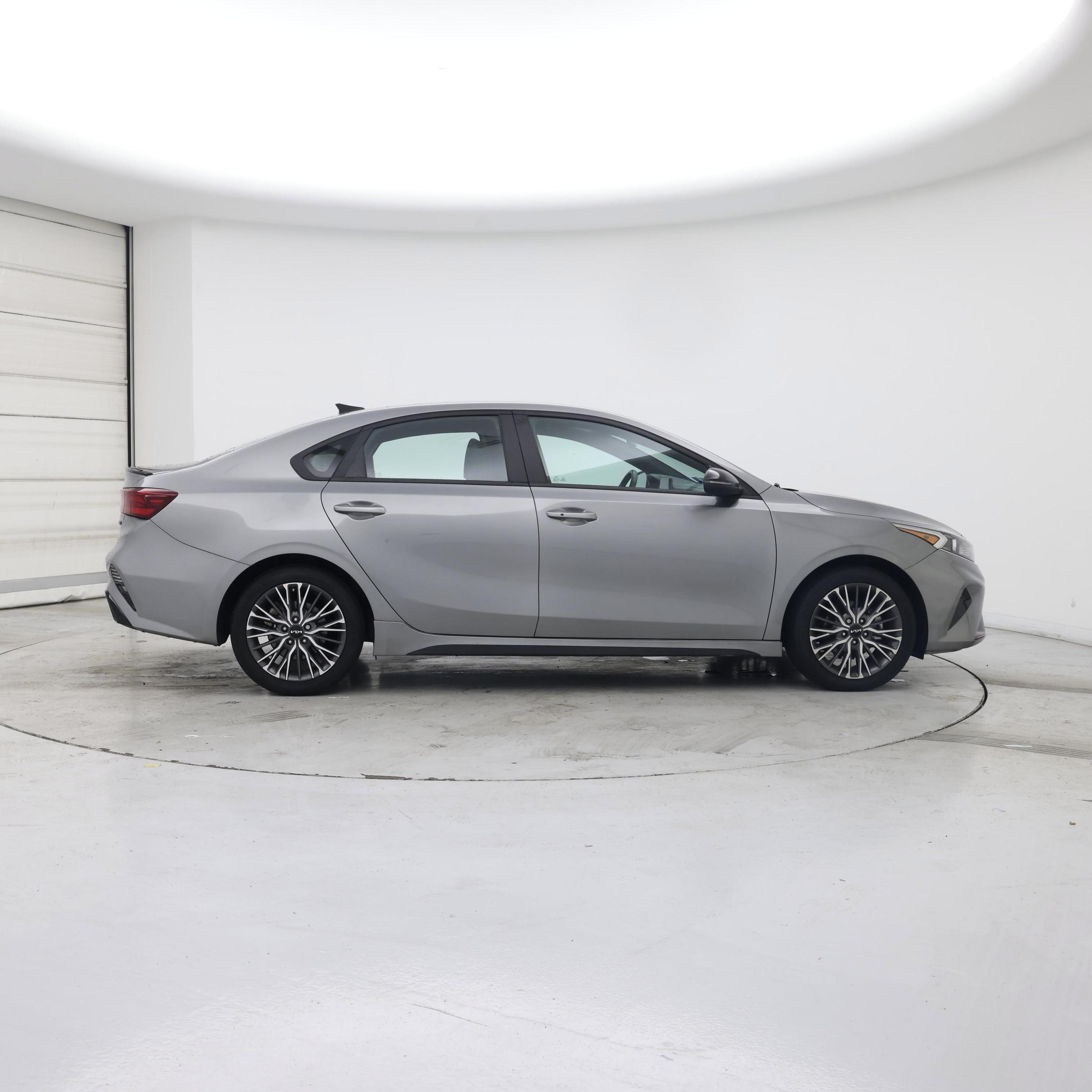 Thumbnail: 2022 Kia Forte - 7