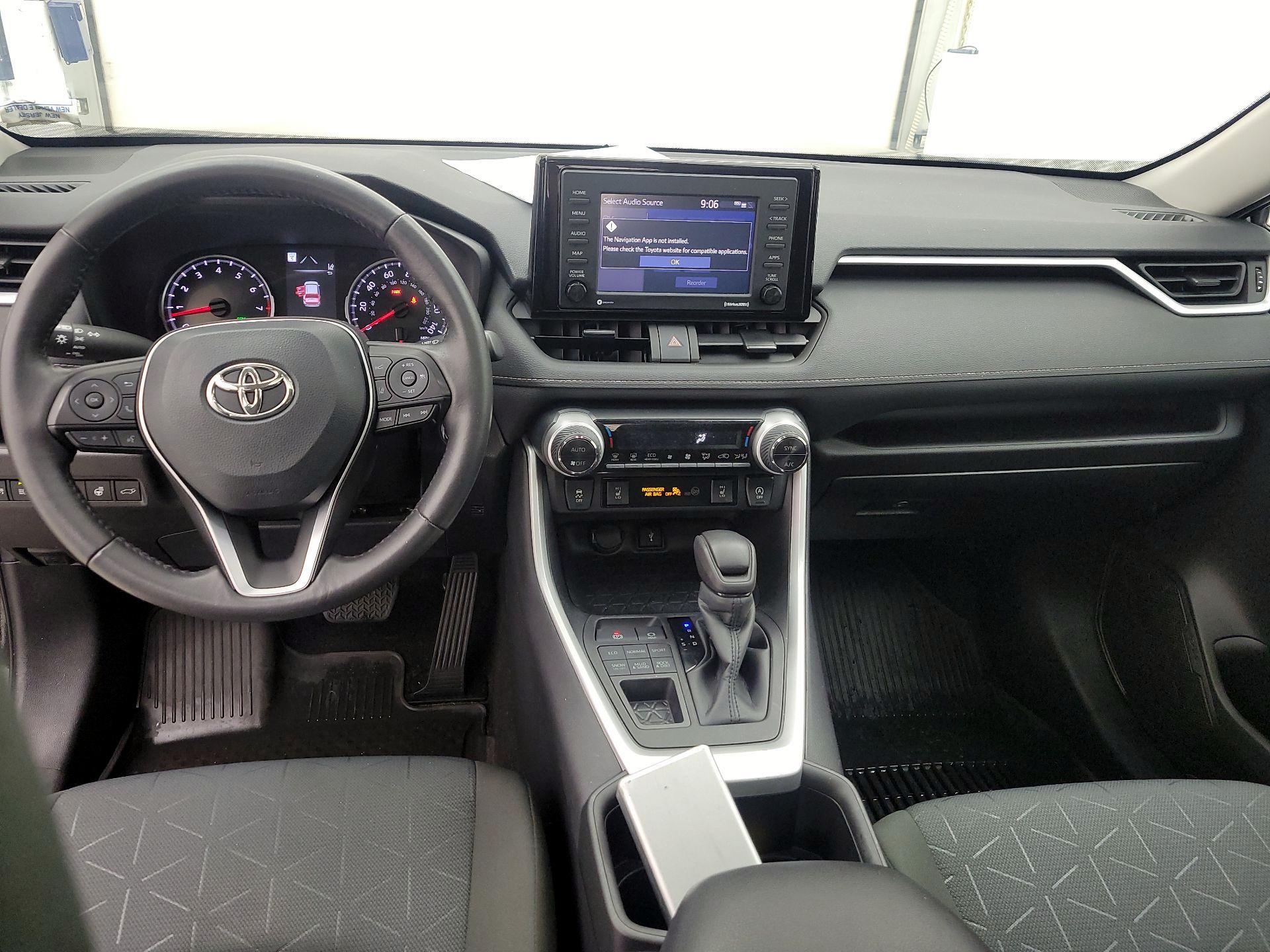 Thumbnail: 2022 Toyota RAV4 - 9