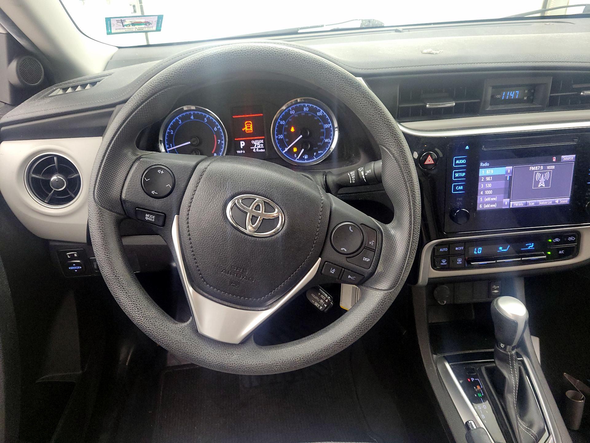 Thumbnail: 2018 Toyota Corolla - 10