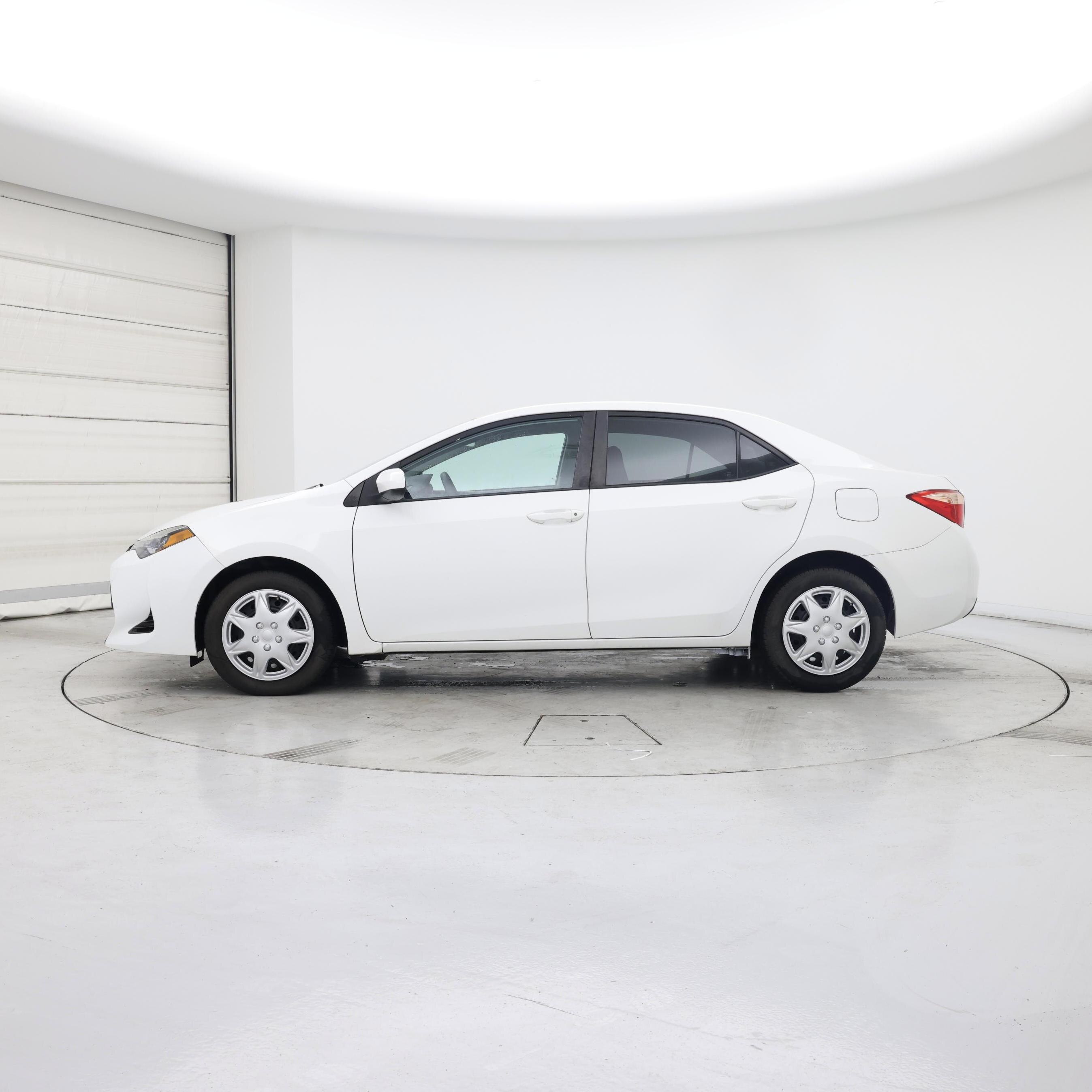 Thumbnail: 2018 Toyota Corolla - 3