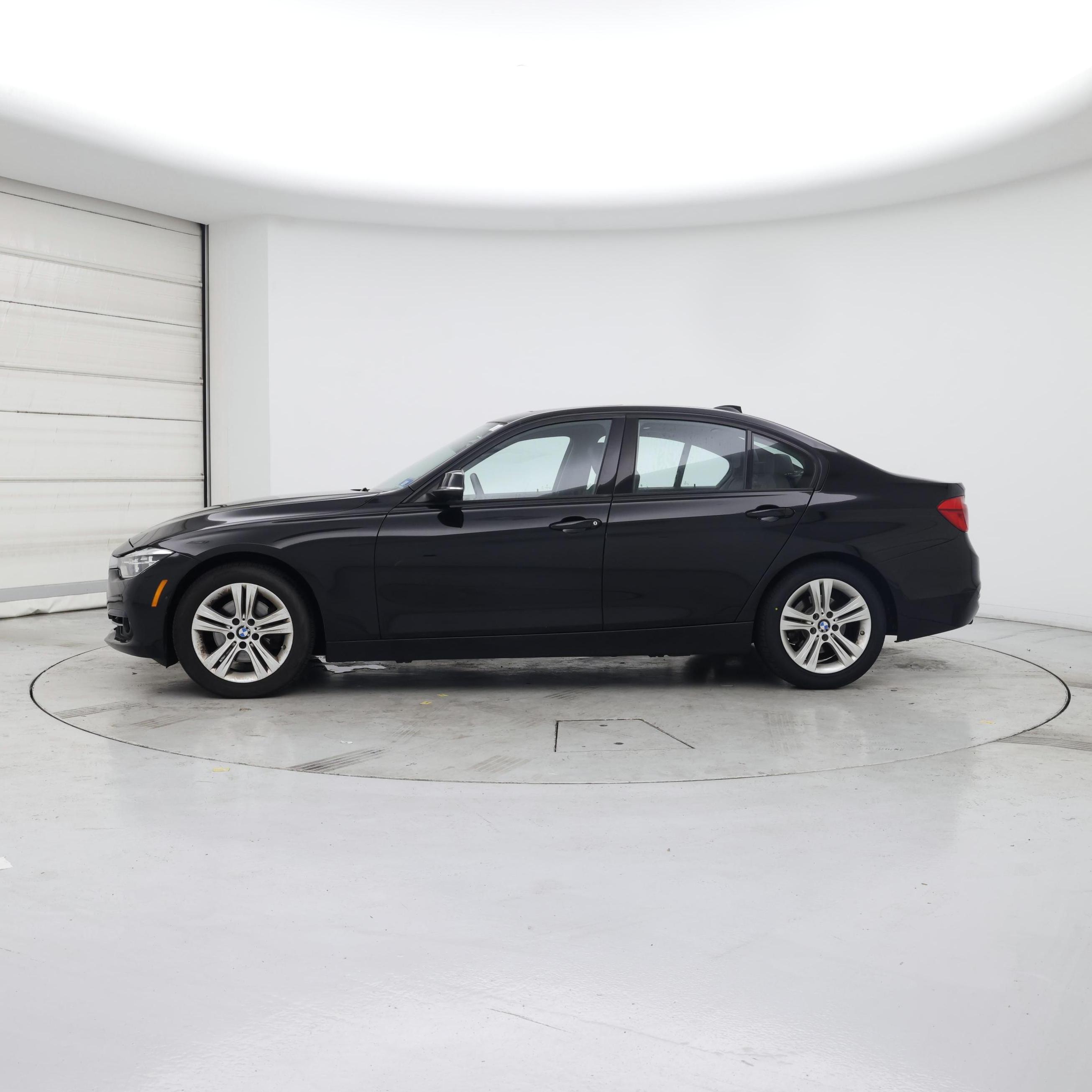 Thumbnail: 2016 BMW 3 Series - 3