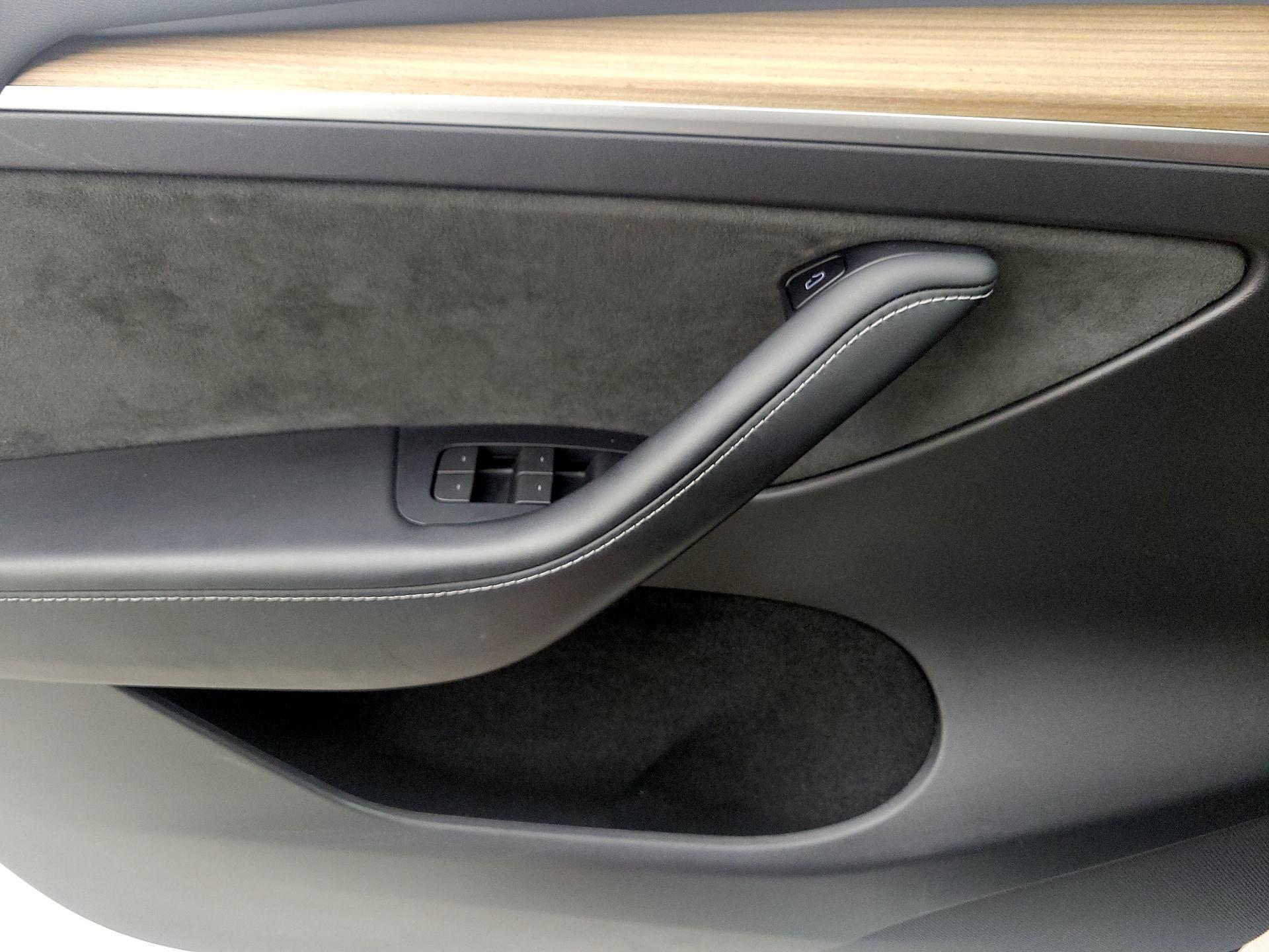 Thumbnail: 2023 Tesla Model Y - 12