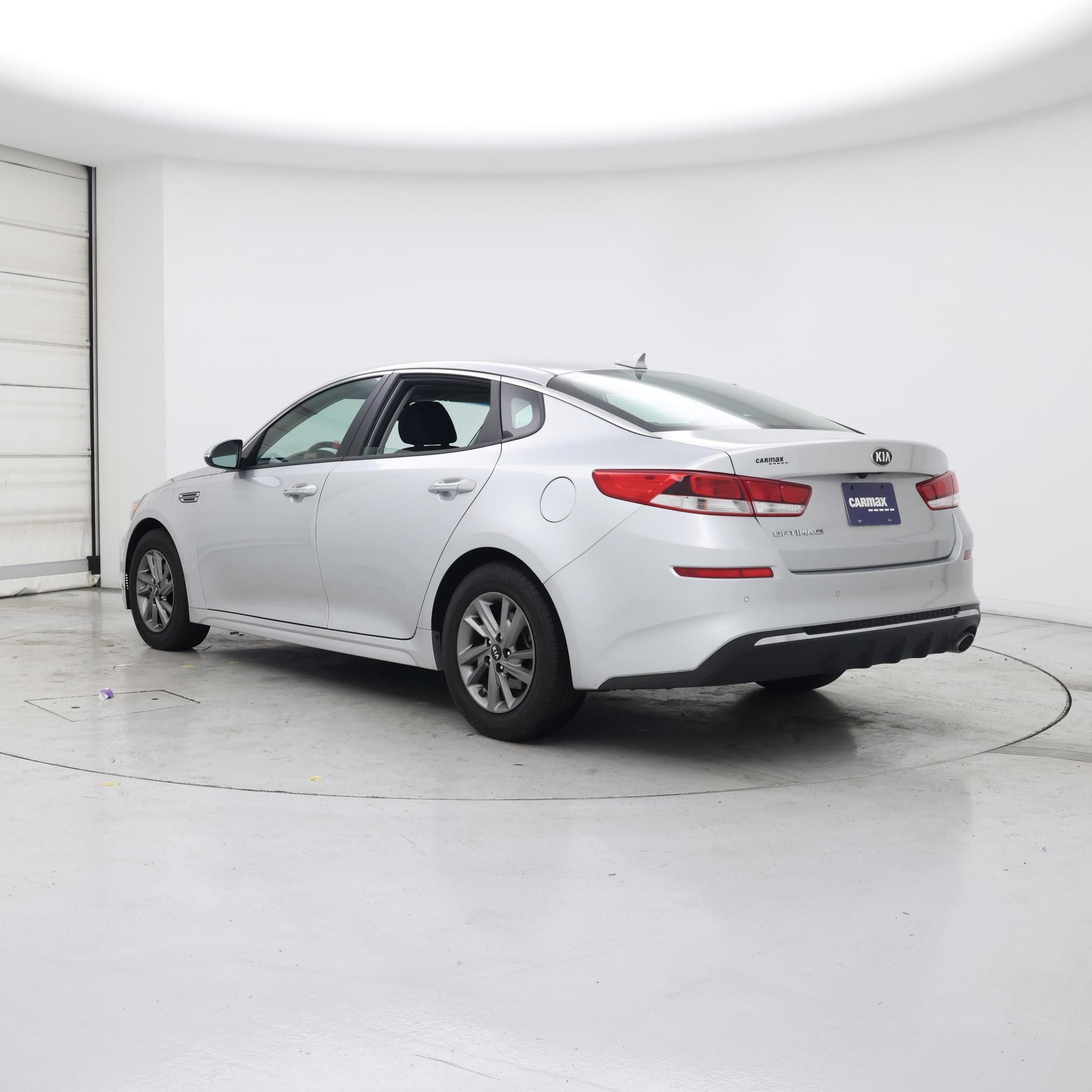 Thumbnail: 2019 Kia Optima - 2