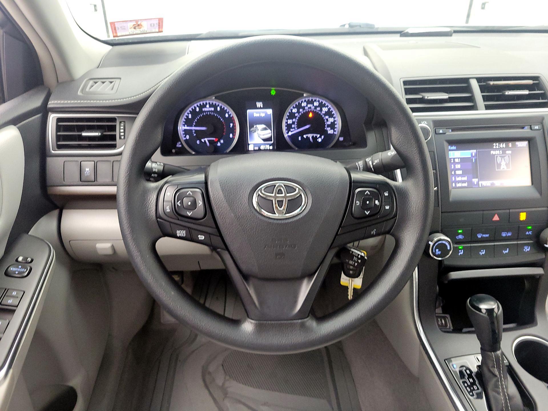 Thumbnail: 2017 Toyota Camry - 10