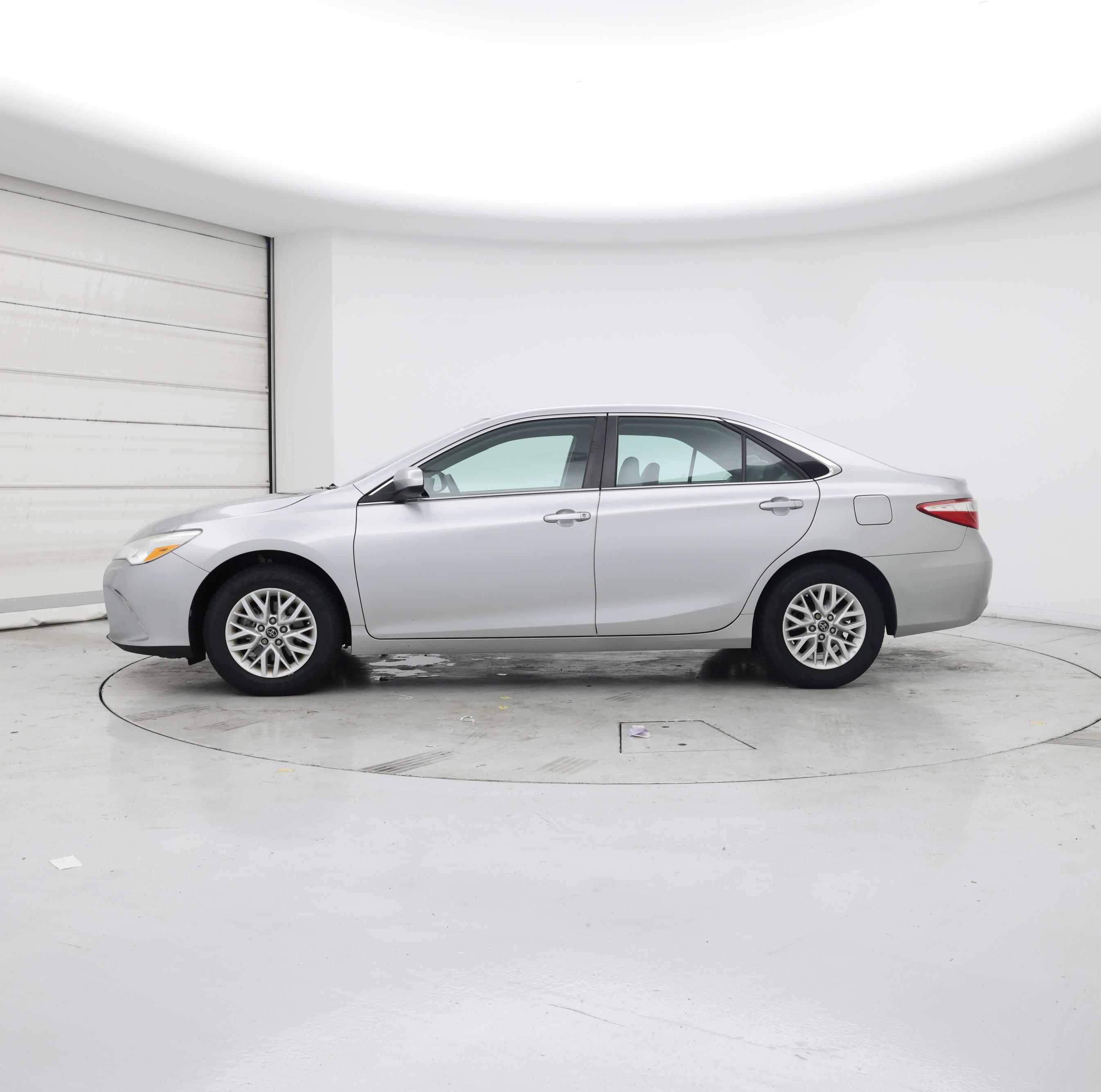 Thumbnail: 2017 Toyota Camry - 3