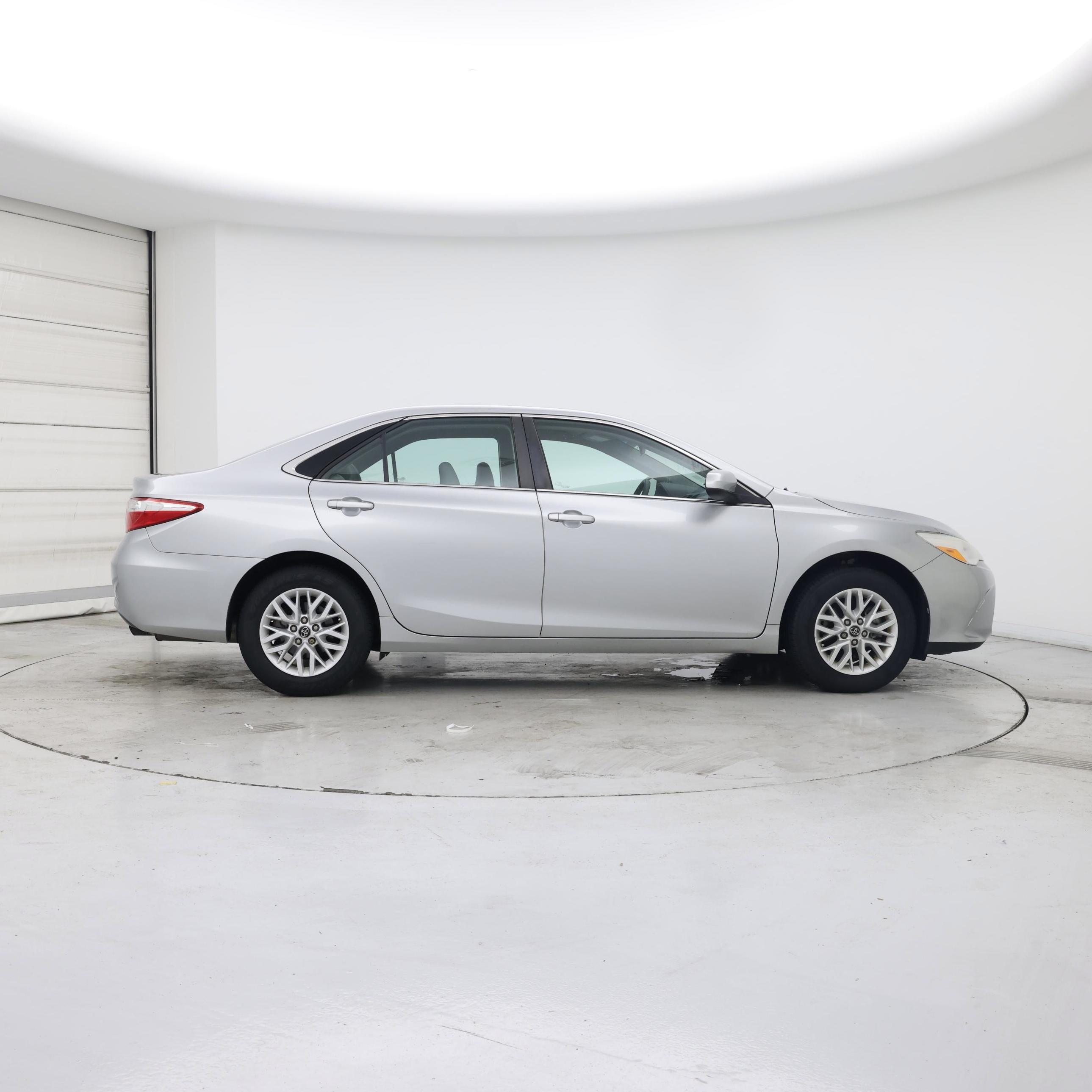 Thumbnail: 2017 Toyota Camry - 7