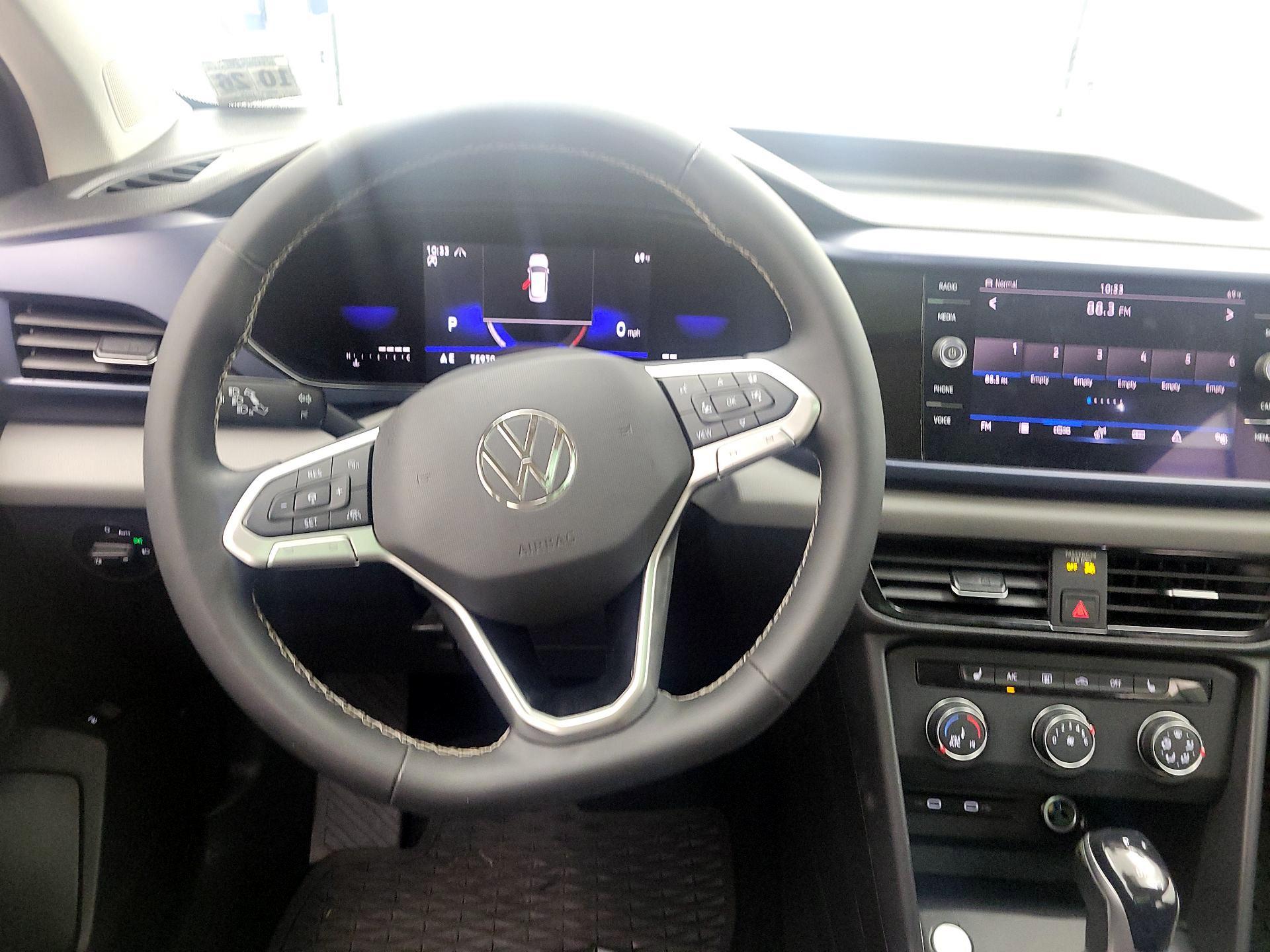 Thumbnail: 2022 Volkswagen Taos - 10