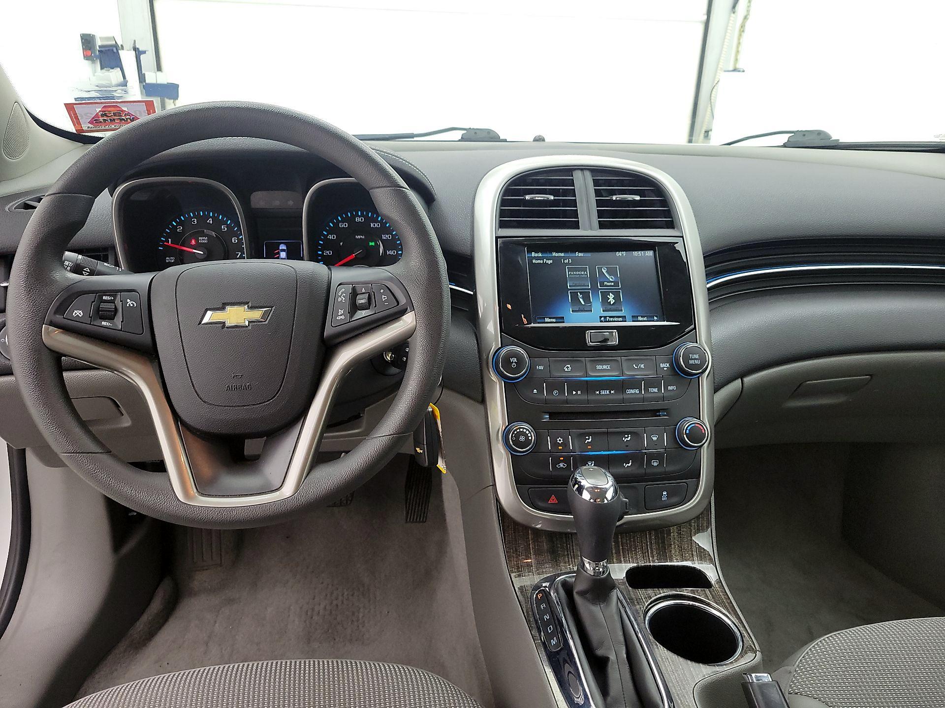 Thumbnail: 2016 Chevrolet Malibu - 9