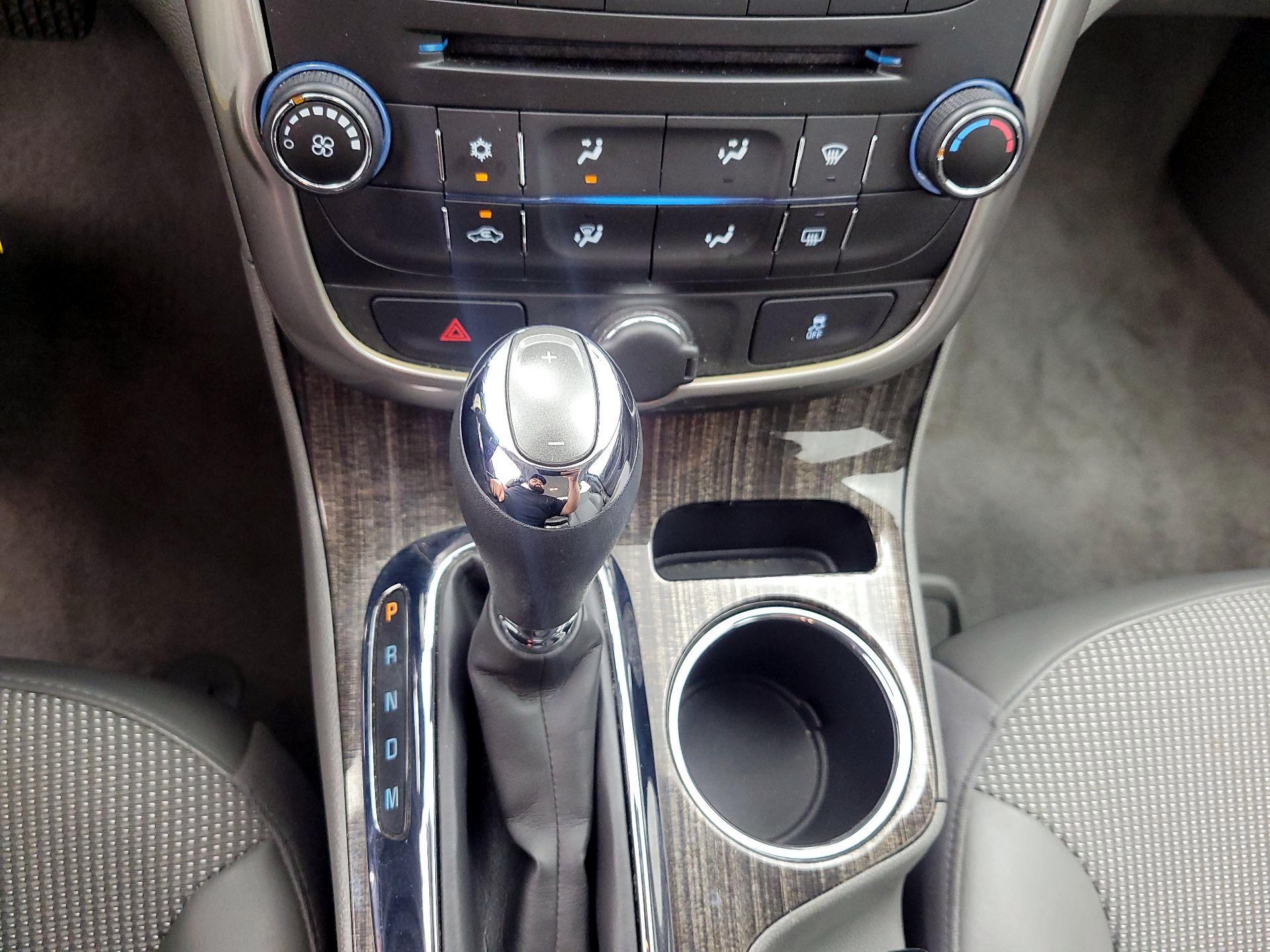 Thumbnail: 2016 Chevrolet Malibu - 17