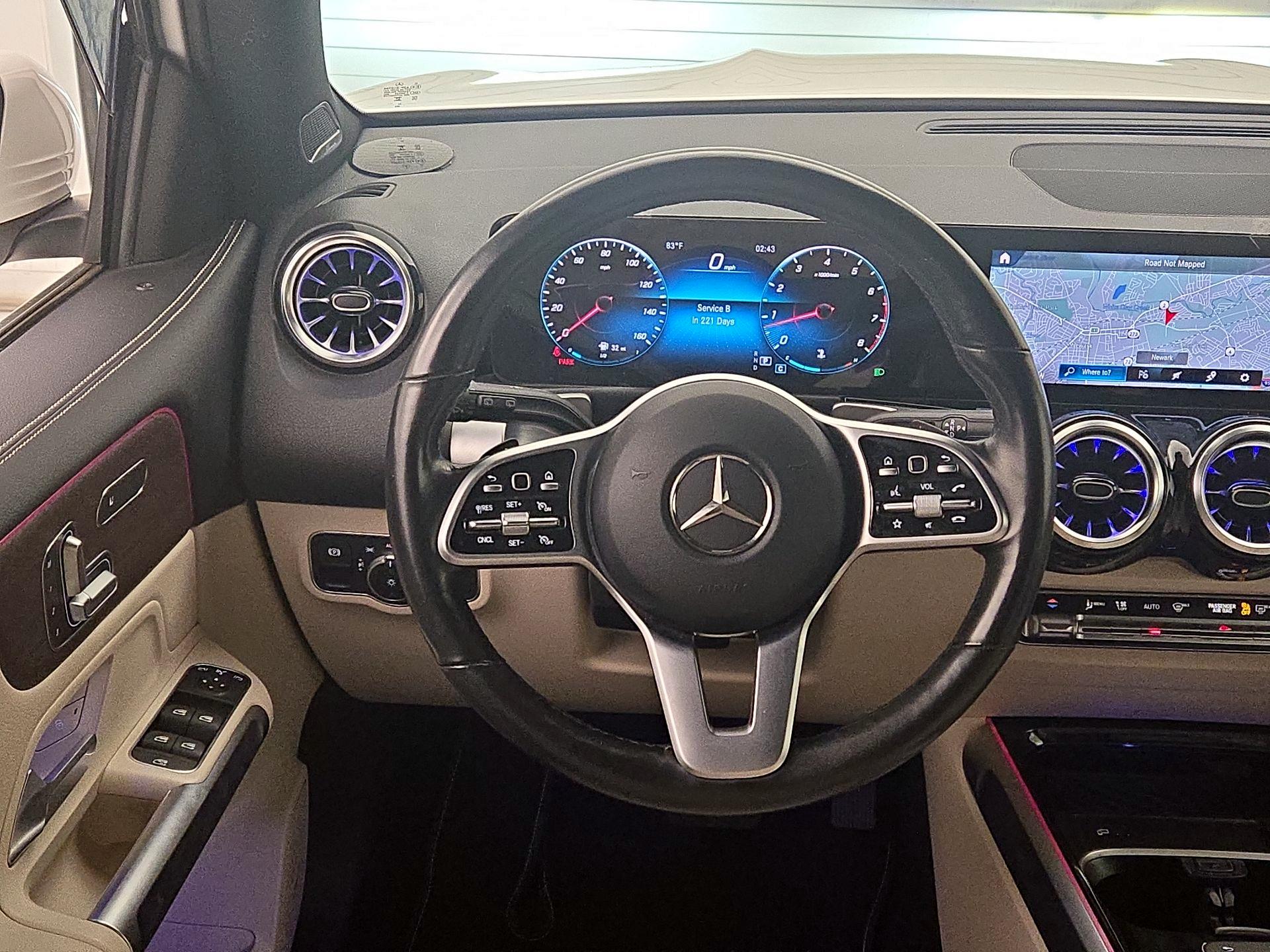 Thumbnail: 2022 Mercedes-Benz GLB - 10