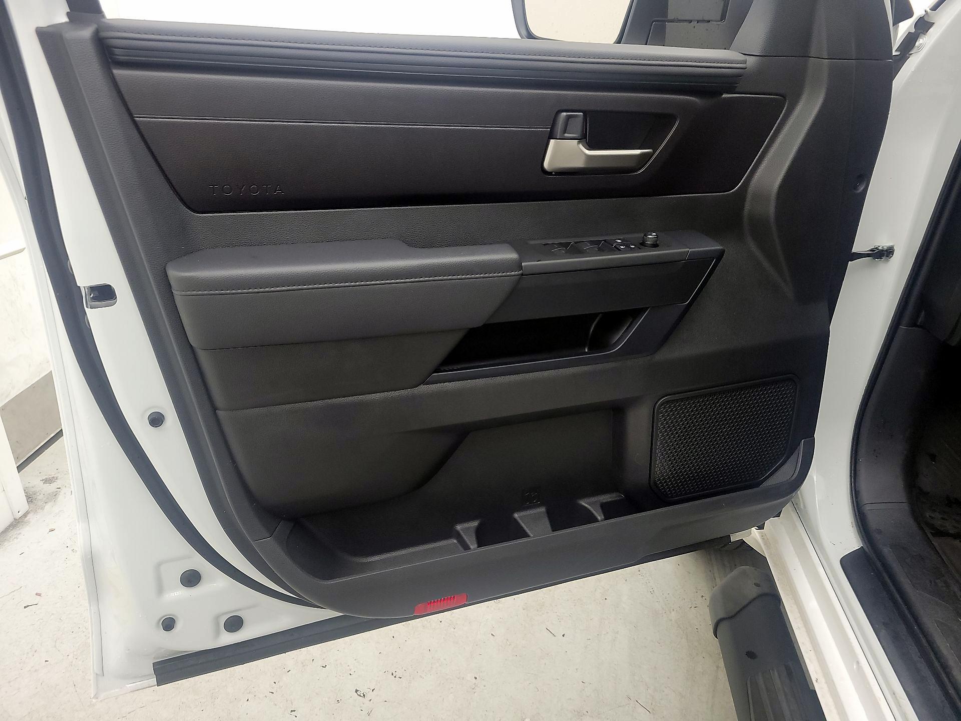 Thumbnail: 2025 Toyota Tundra - 12