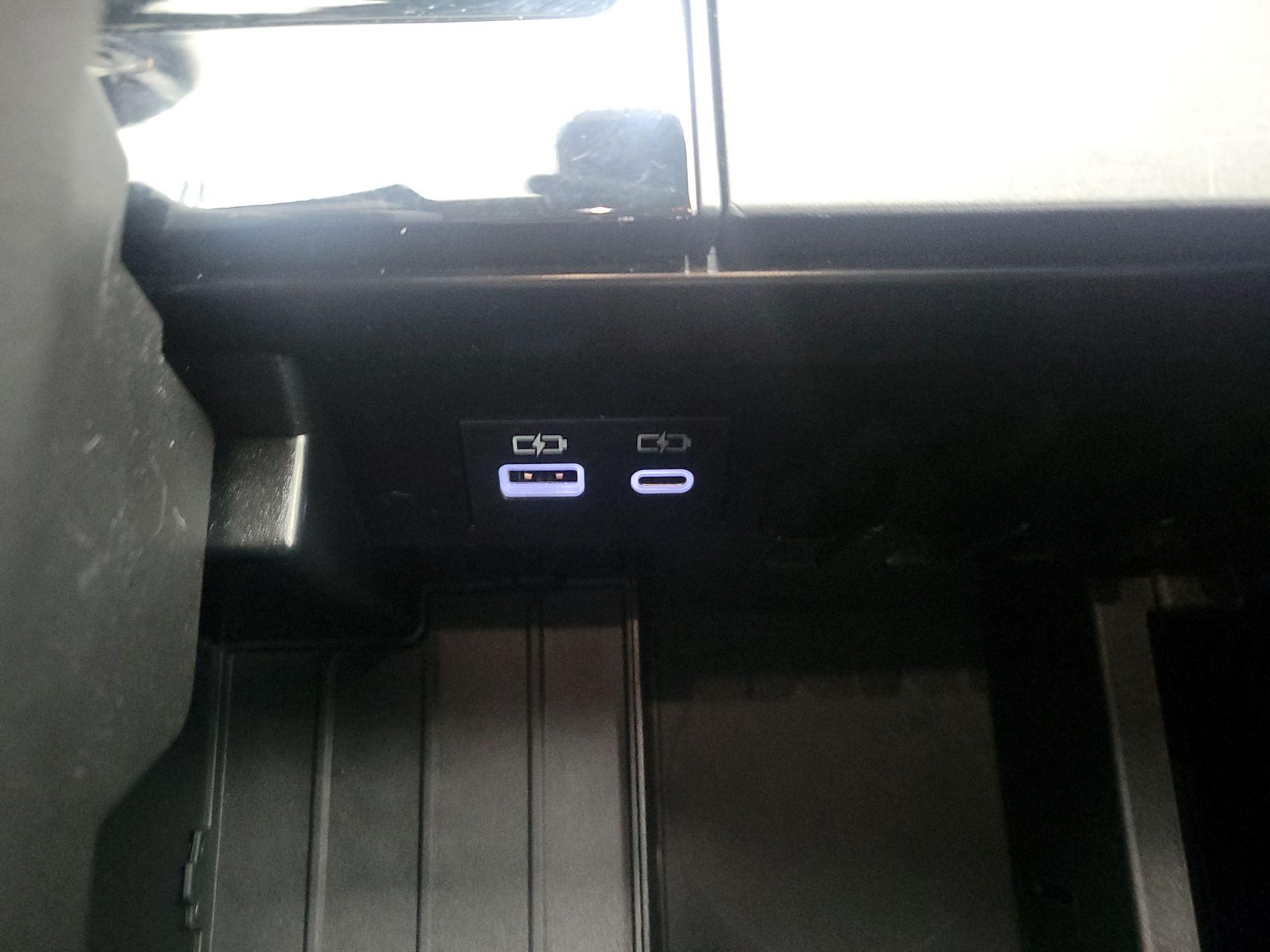 Thumbnail: 2025 Toyota Tundra - 18