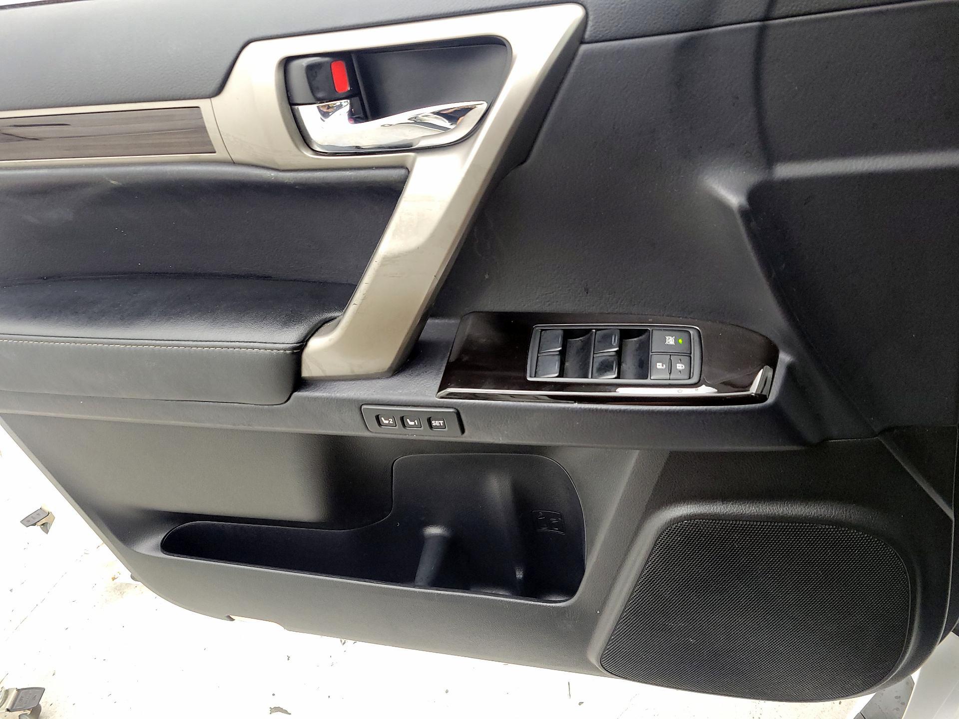 Thumbnail: 2014 Lexus GX - 12