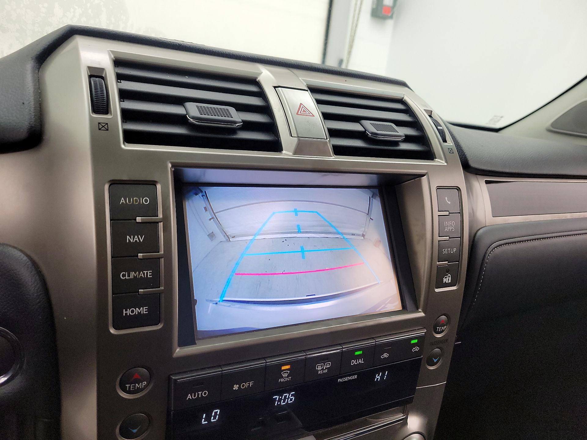 Thumbnail: 2014 Lexus GX - 14