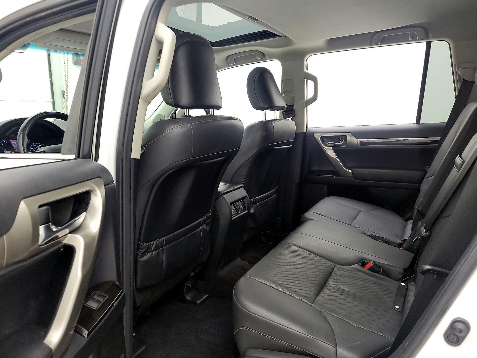 Thumbnail: 2014 Lexus GX - 19