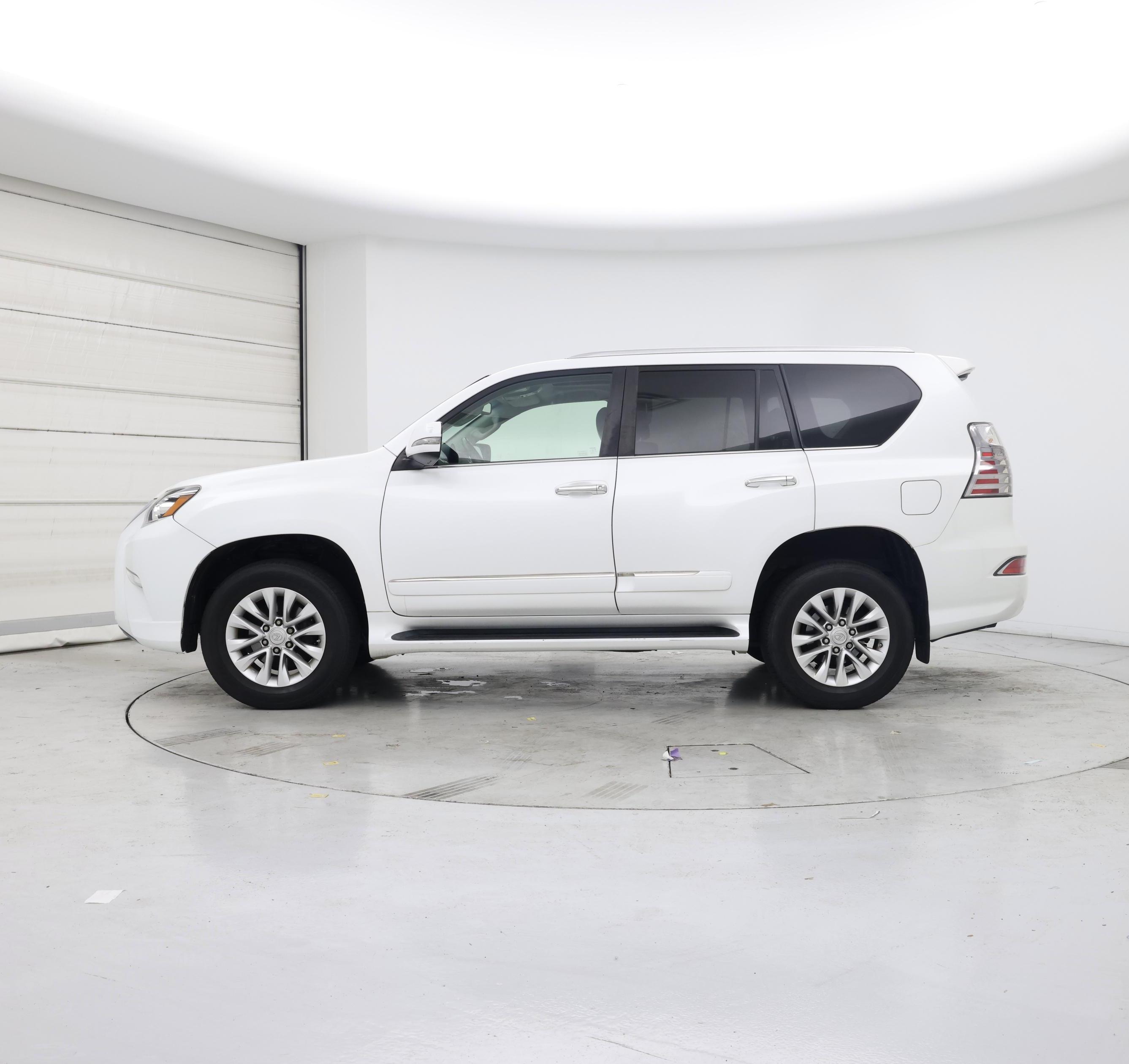 Thumbnail: 2014 Lexus GX - 3