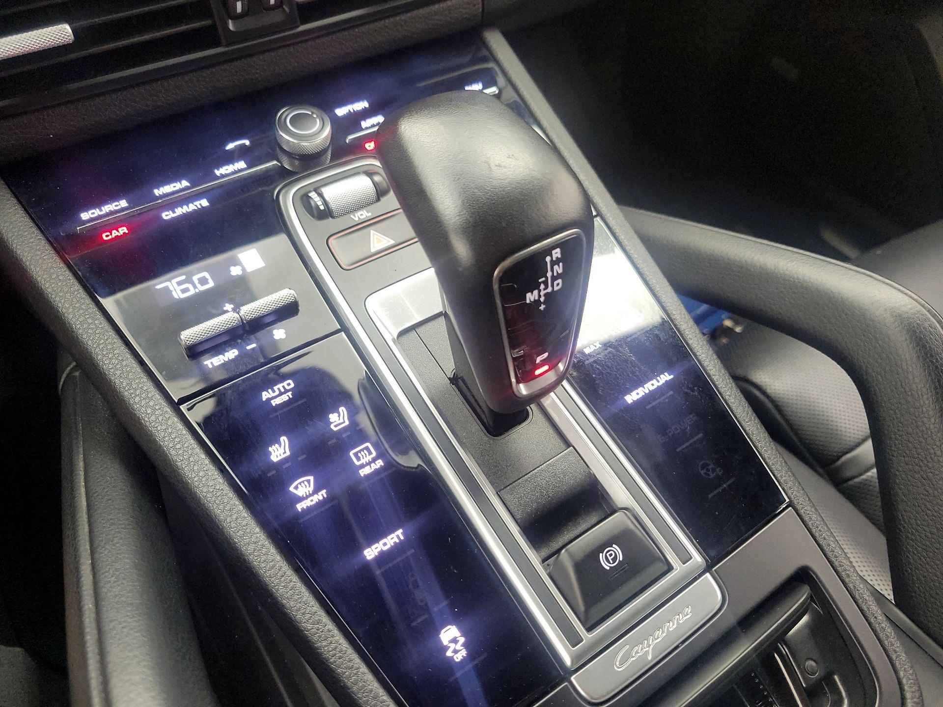 Thumbnail: 2019 Porsche Cayenne - 17
