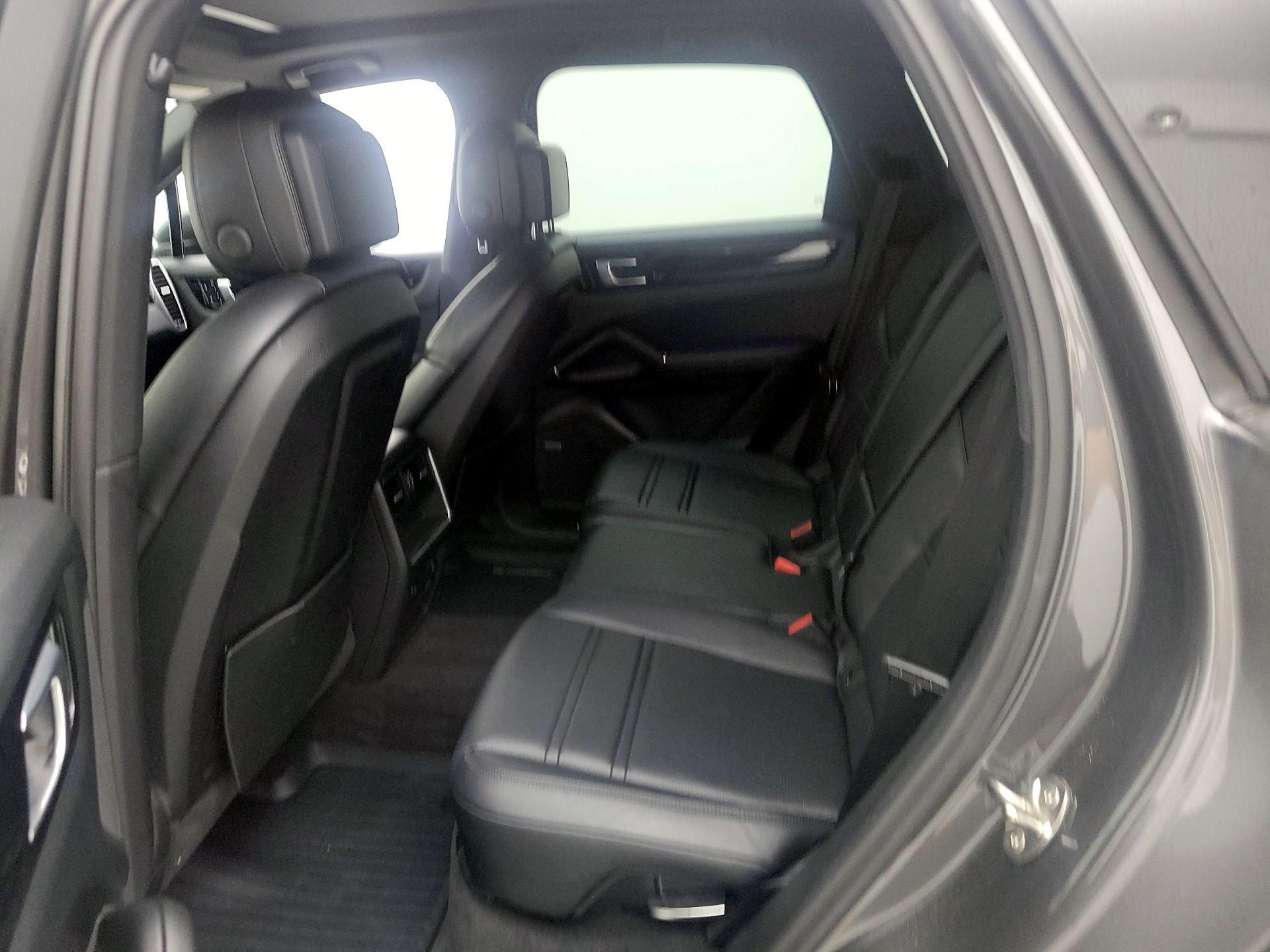 Thumbnail: 2019 Porsche Cayenne - 20