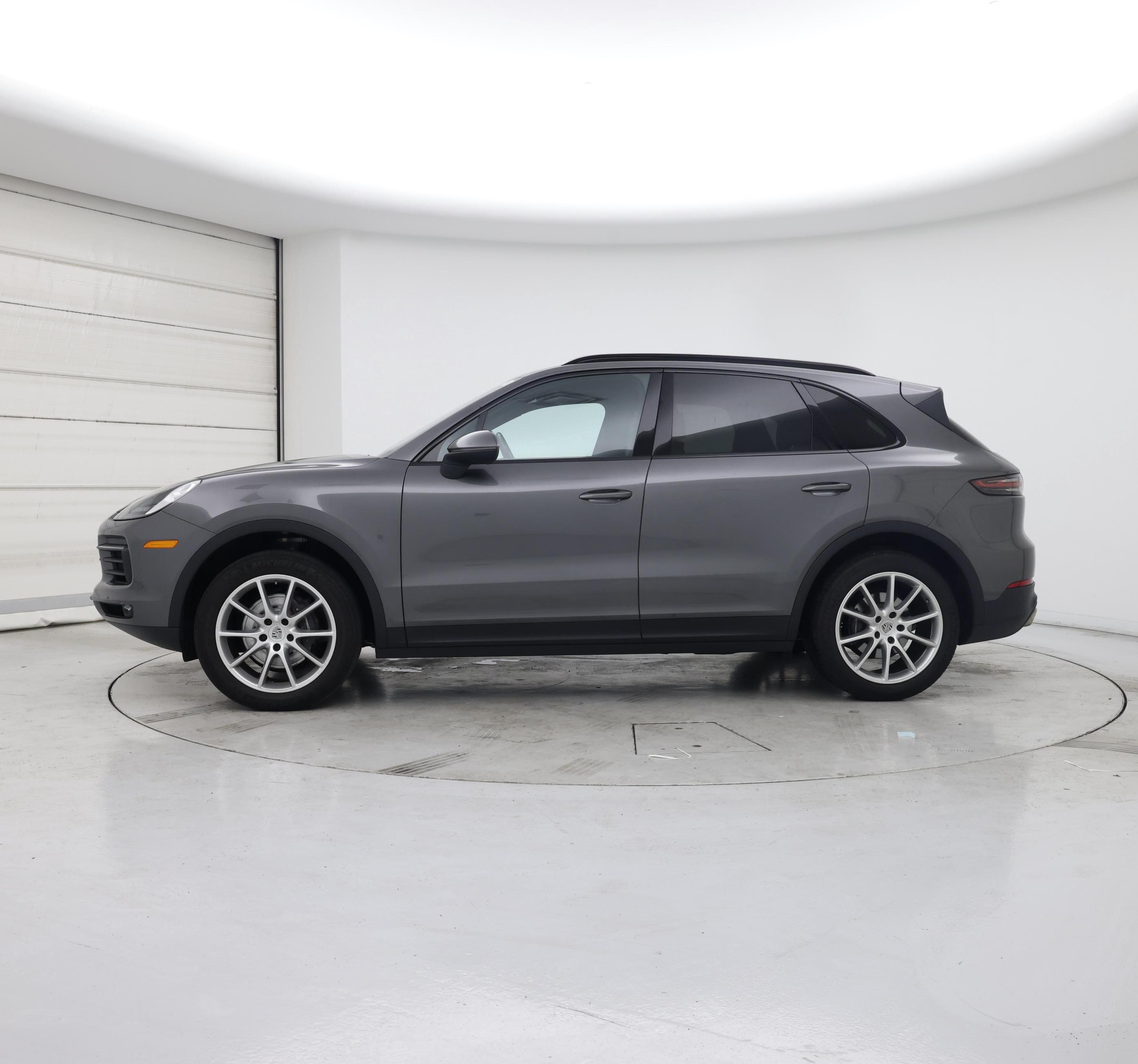 Thumbnail: 2019 Porsche Cayenne - 3