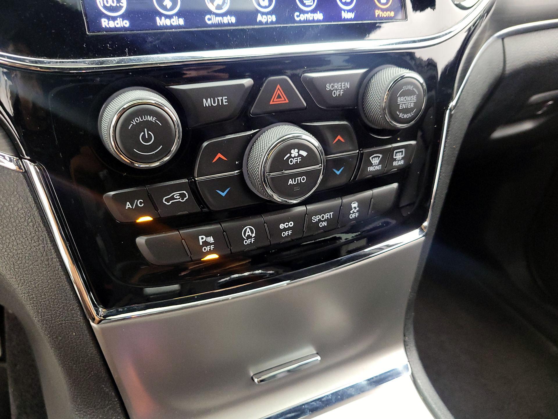 Thumbnail: 2019 Jeep Grand Cherokee - 16