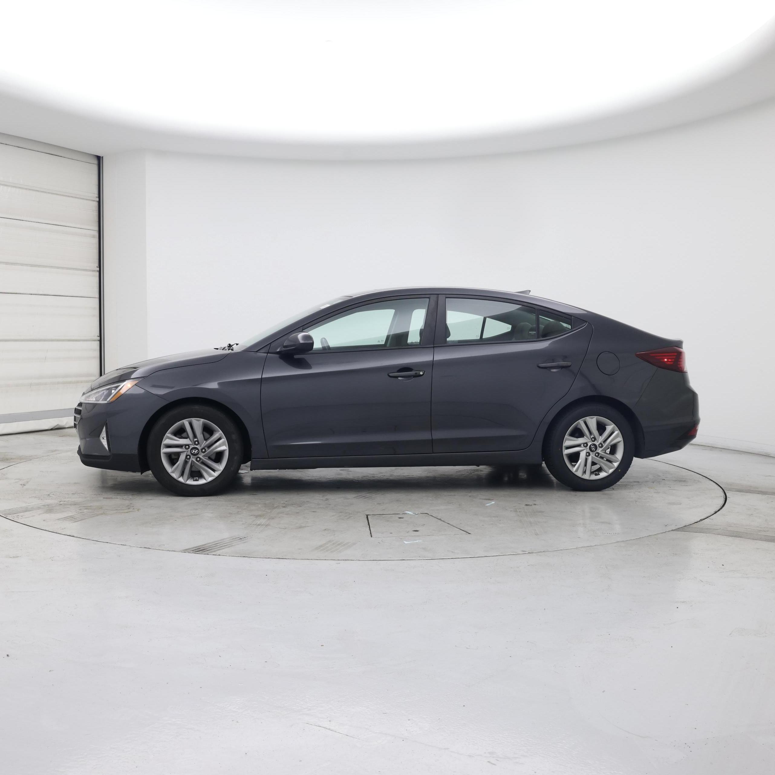 Thumbnail: 2020 Hyundai Elantra - 3