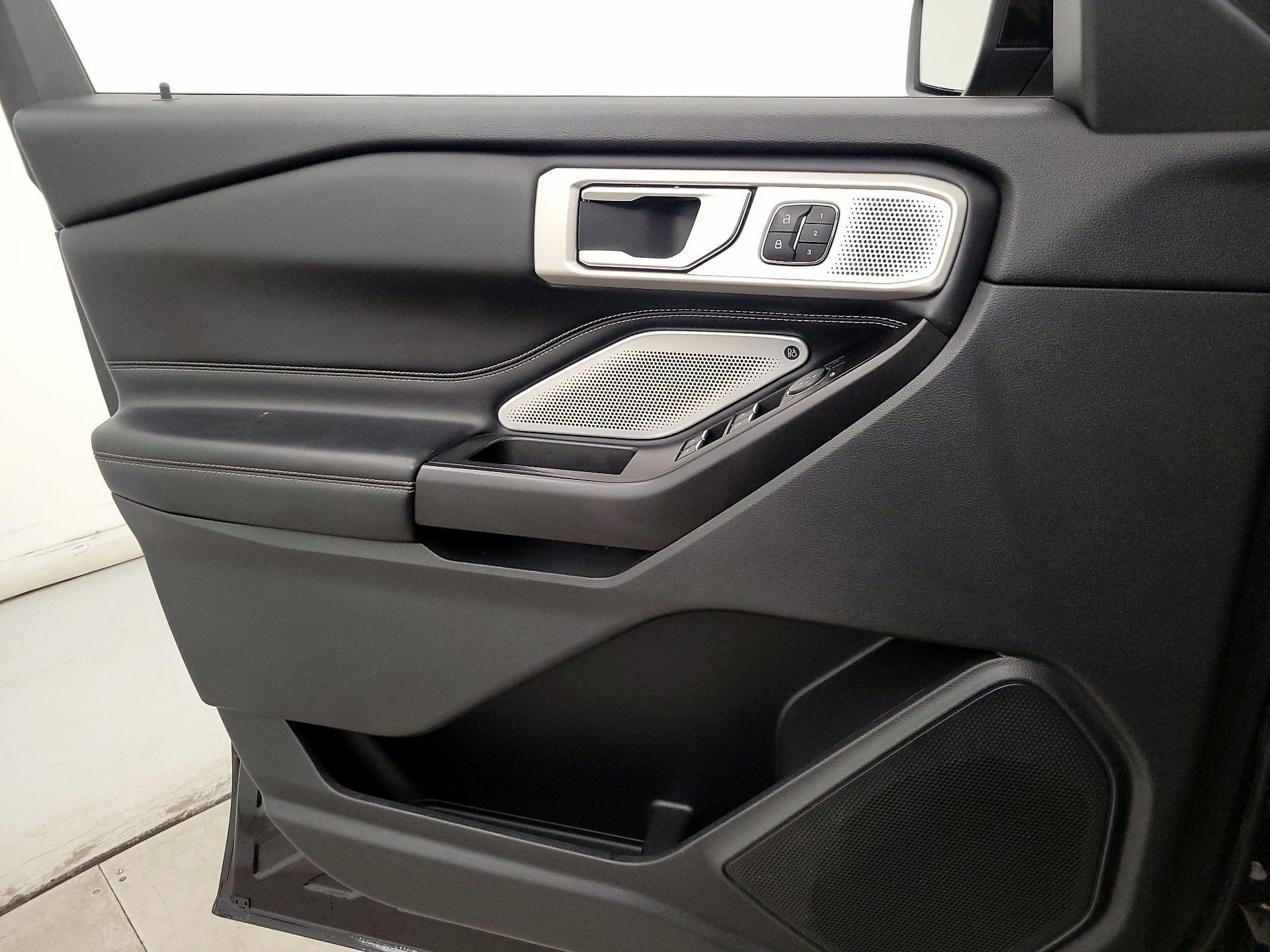 Thumbnail: 2020 Ford Explorer - 12