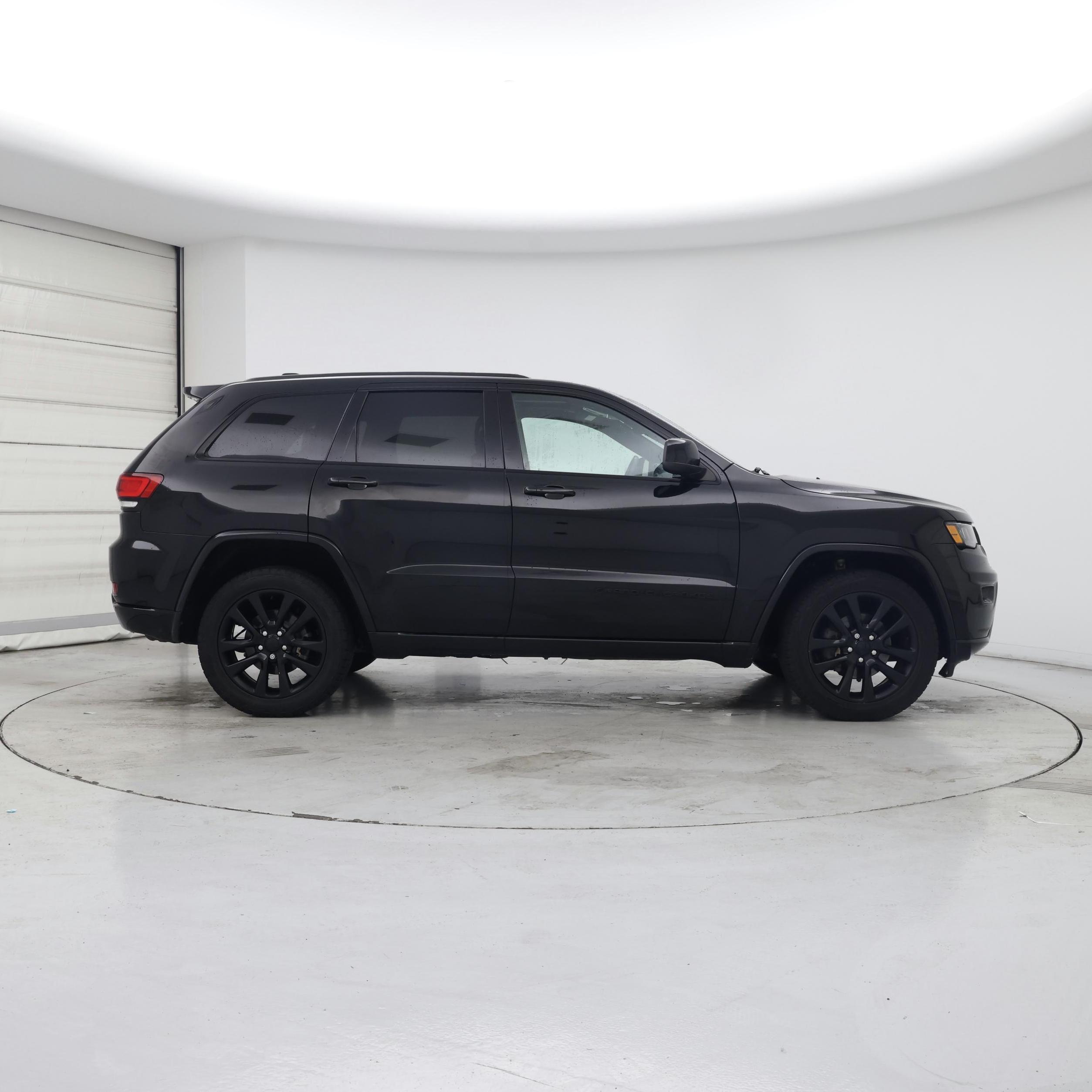 Thumbnail: 2018 Jeep Grand Cherokee - 7