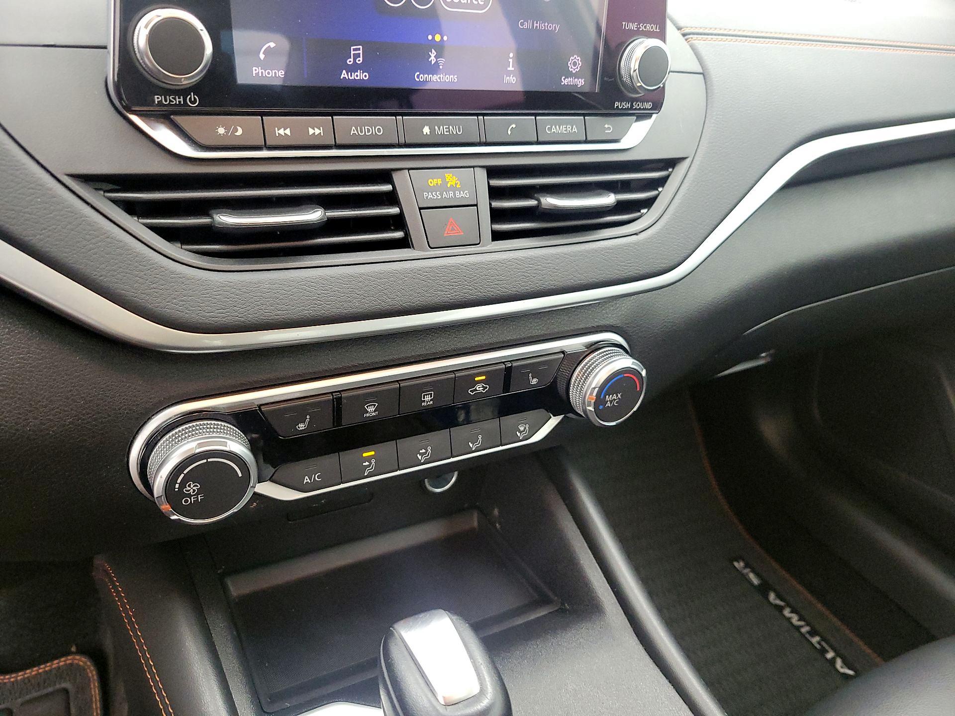 Thumbnail: 2019 Nissan Altima - 16