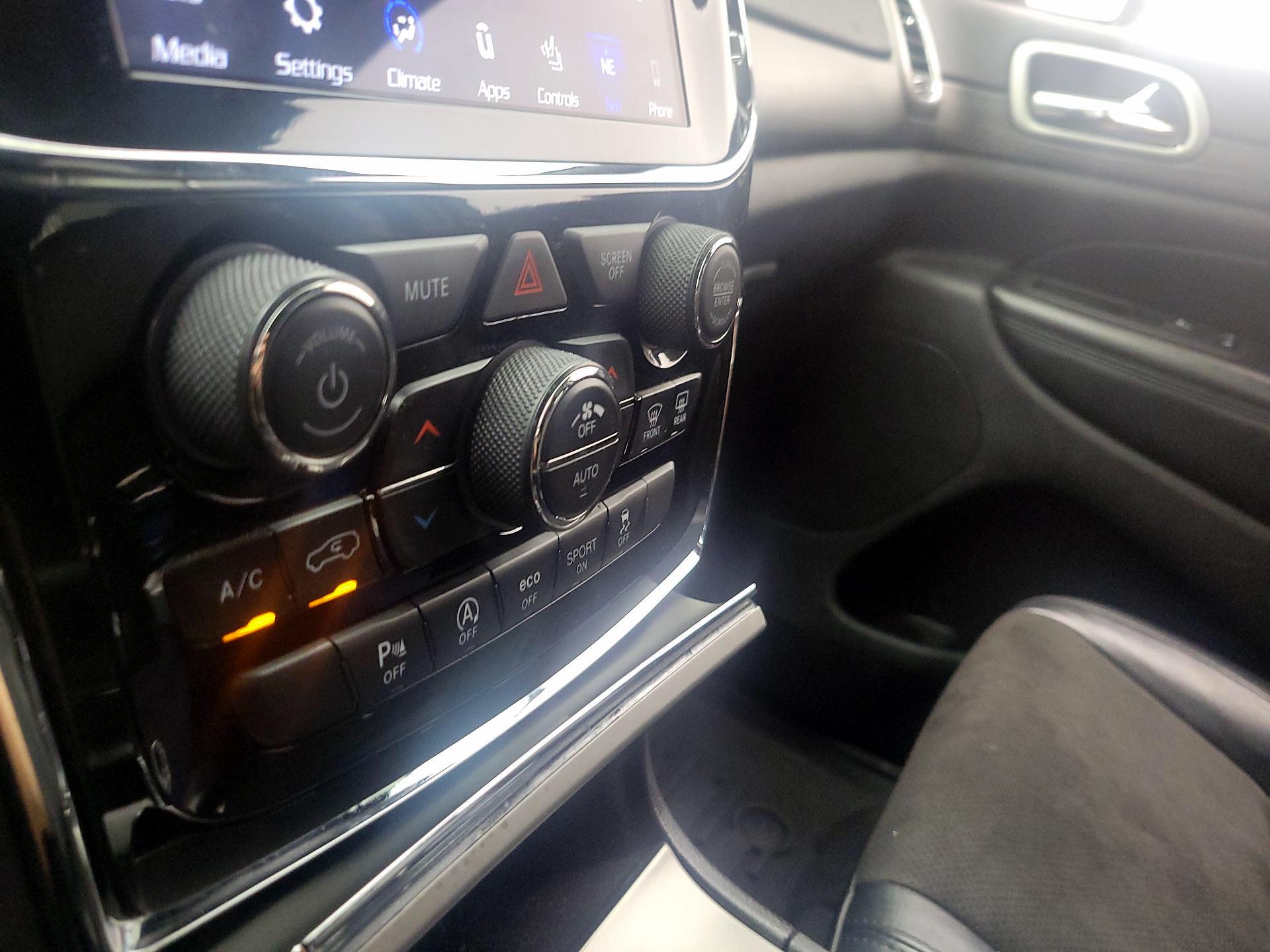 Thumbnail: 2021 Jeep Grand Cherokee - 17