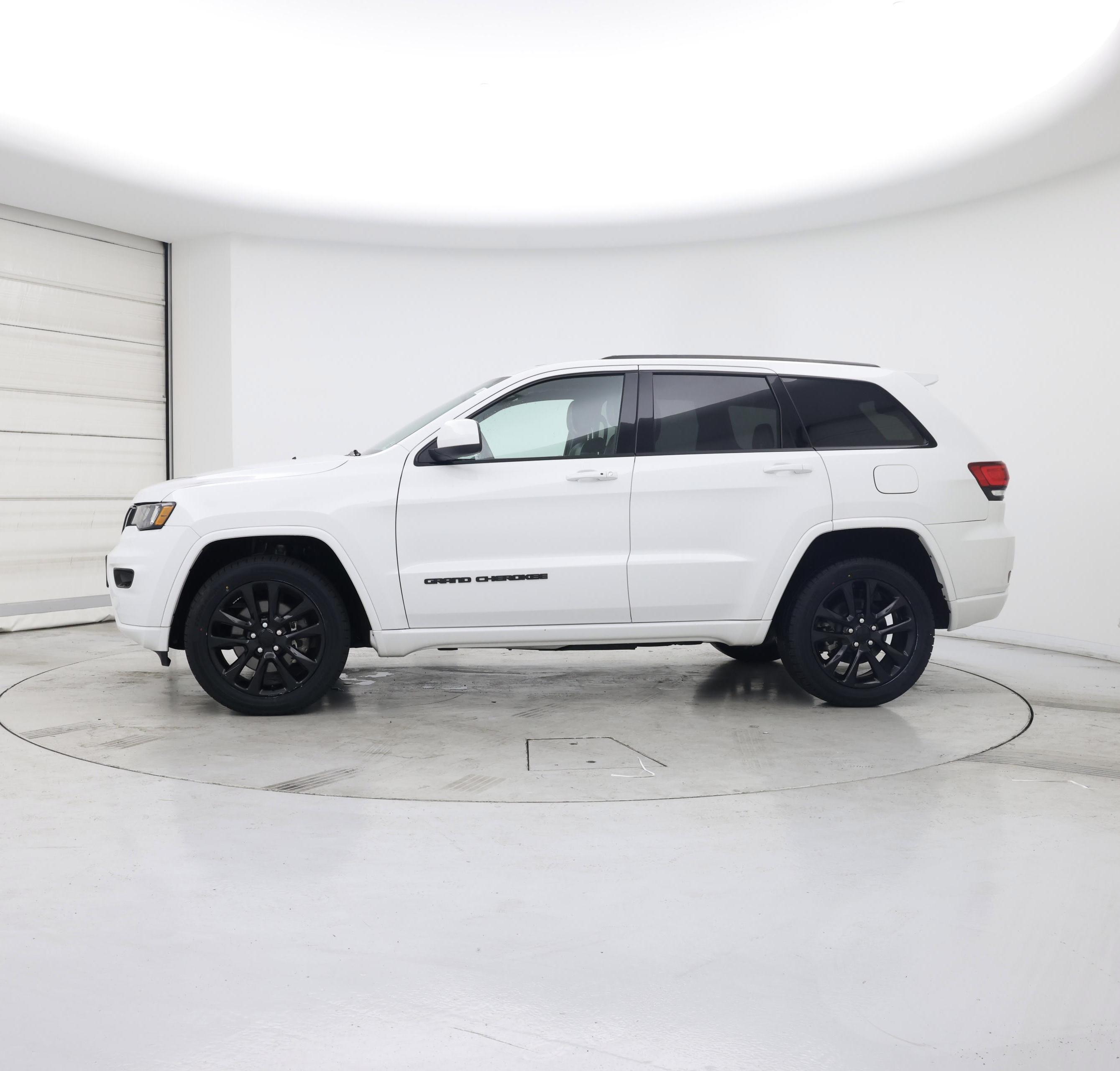 Thumbnail: 2021 Jeep Grand Cherokee - 3