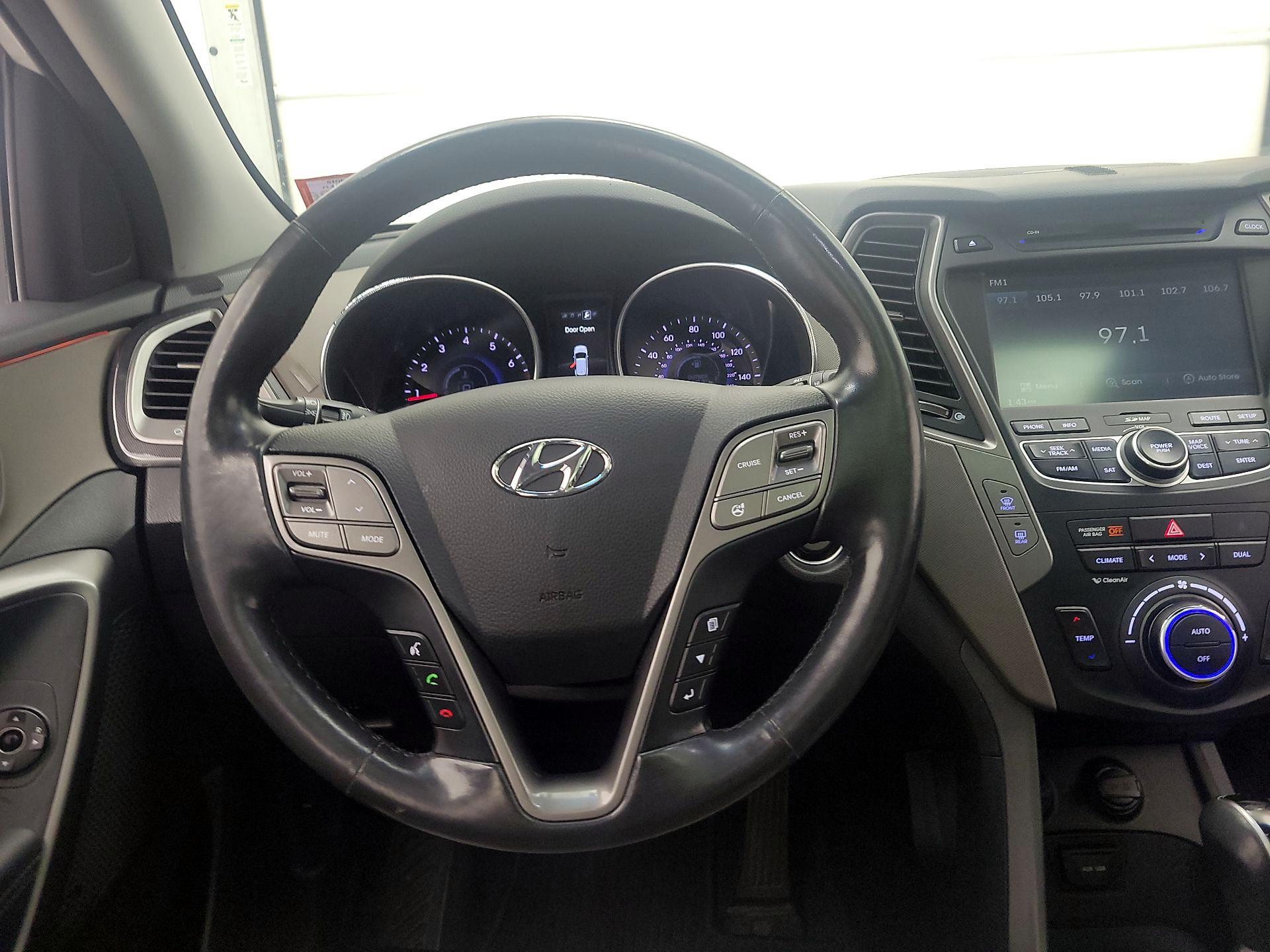 Thumbnail: 2013 Hyundai Santa Fe - 10