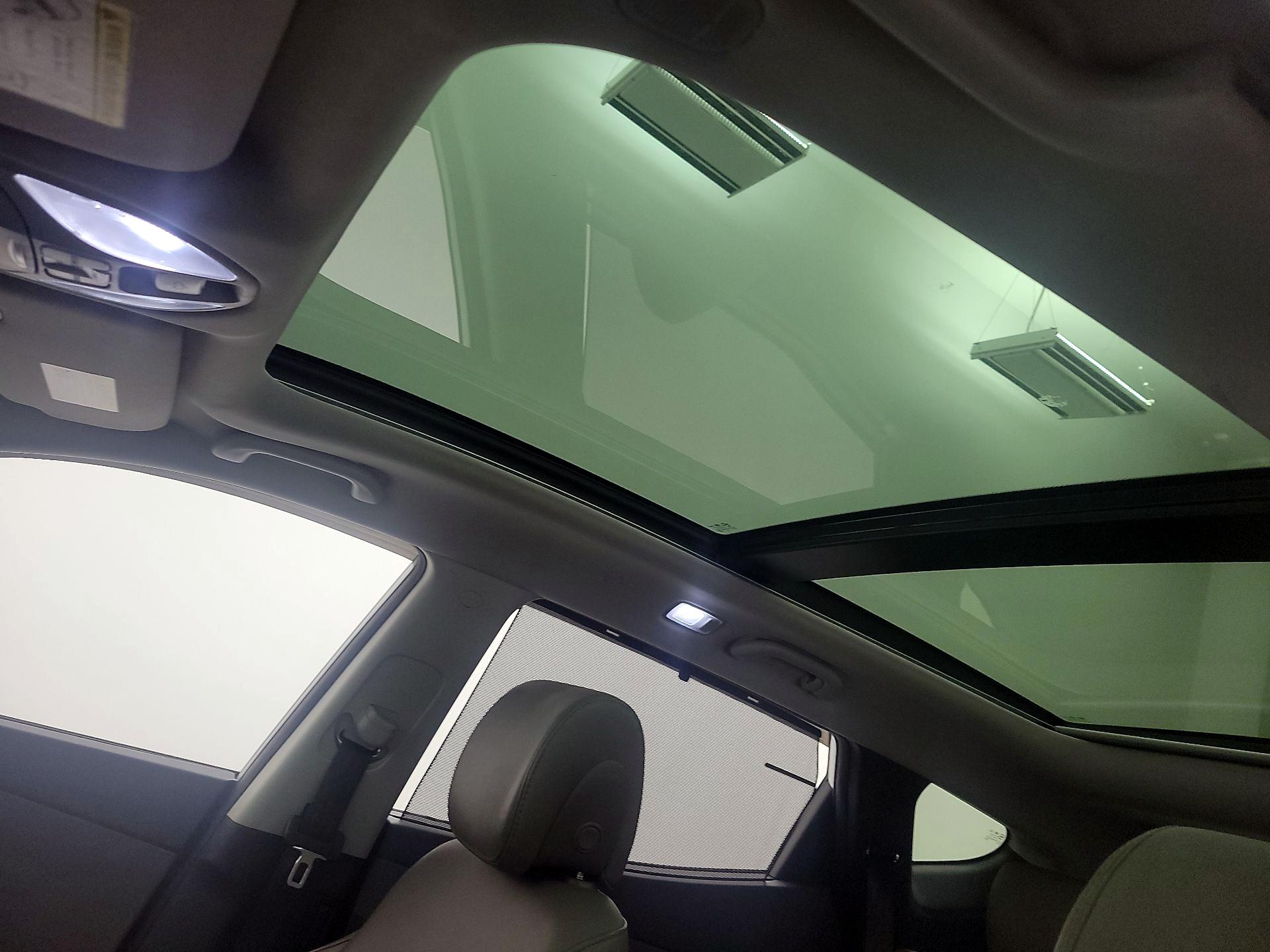 Thumbnail: 2013 Hyundai Santa Fe - 17