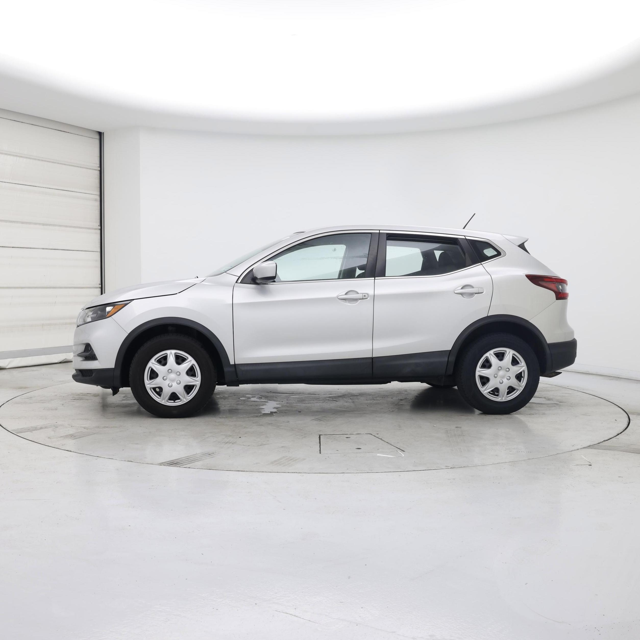 Thumbnail: 2020 Nissan Rogue Sport - 3