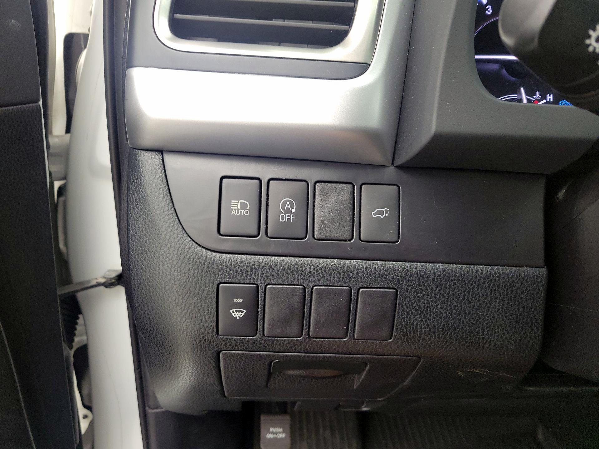 Thumbnail: 2019 Toyota Highlander - 13