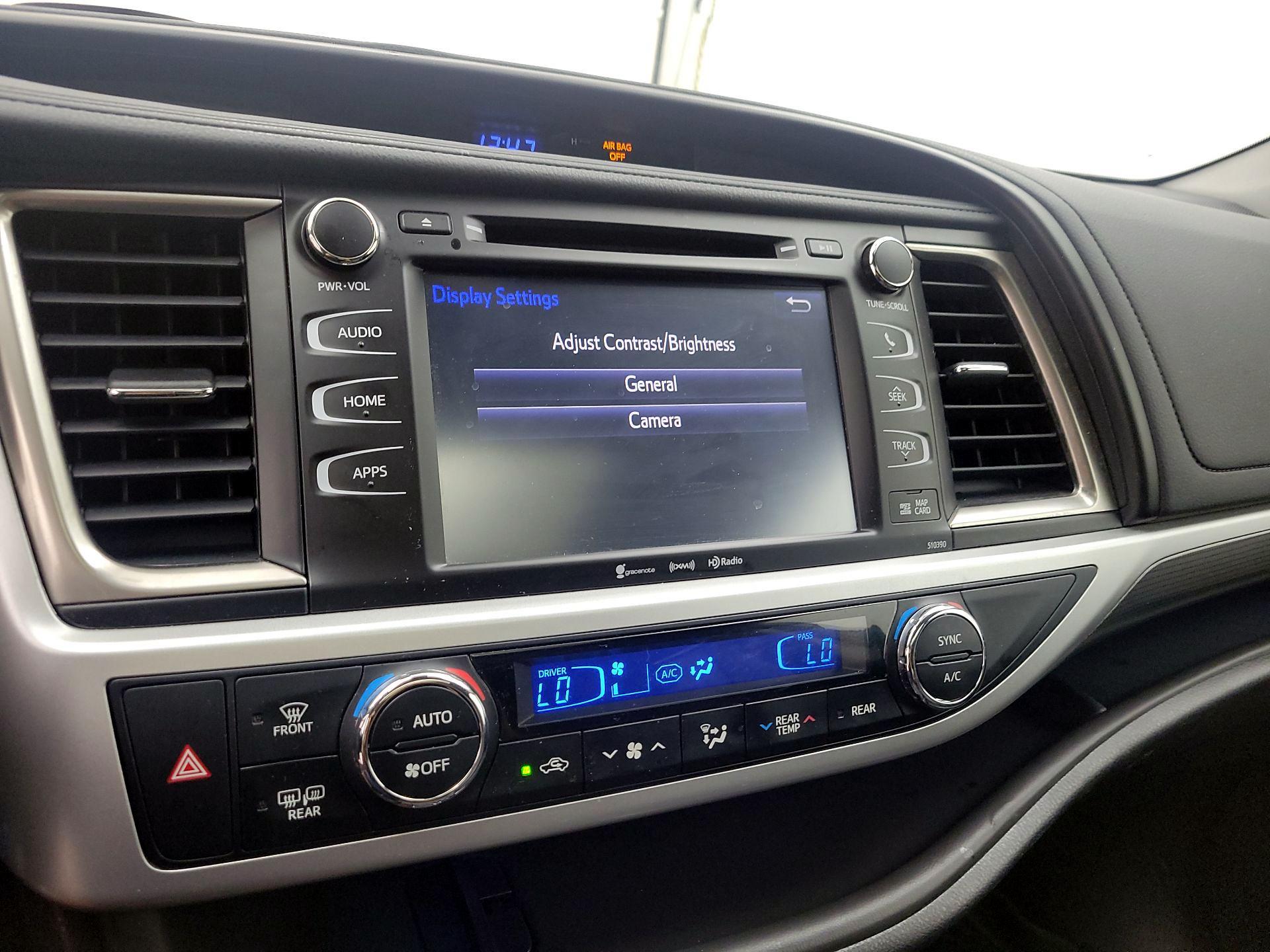 Thumbnail: 2019 Toyota Highlander - 15