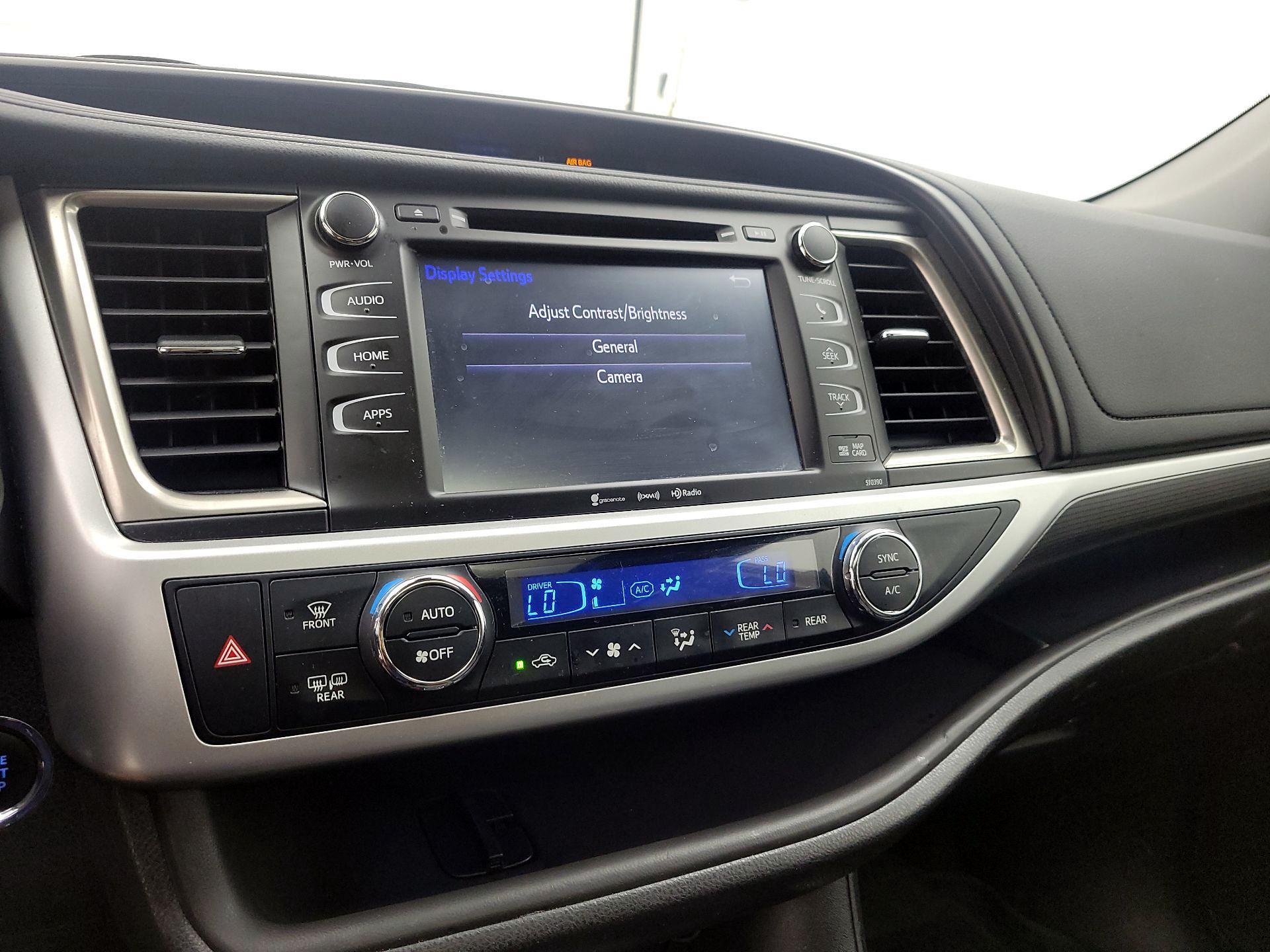 Thumbnail: 2019 Toyota Highlander - 16