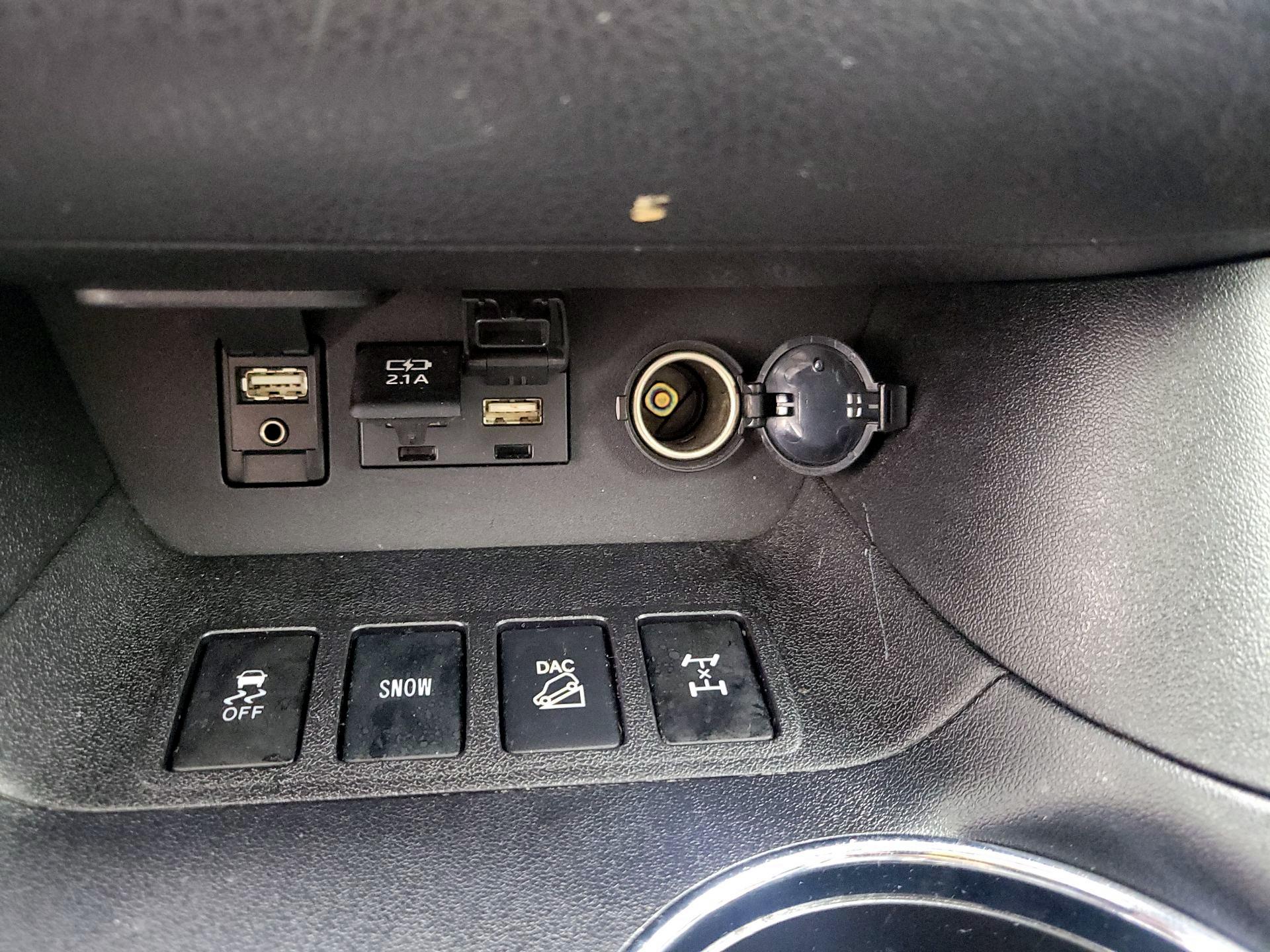 Thumbnail: 2019 Toyota Highlander - 18
