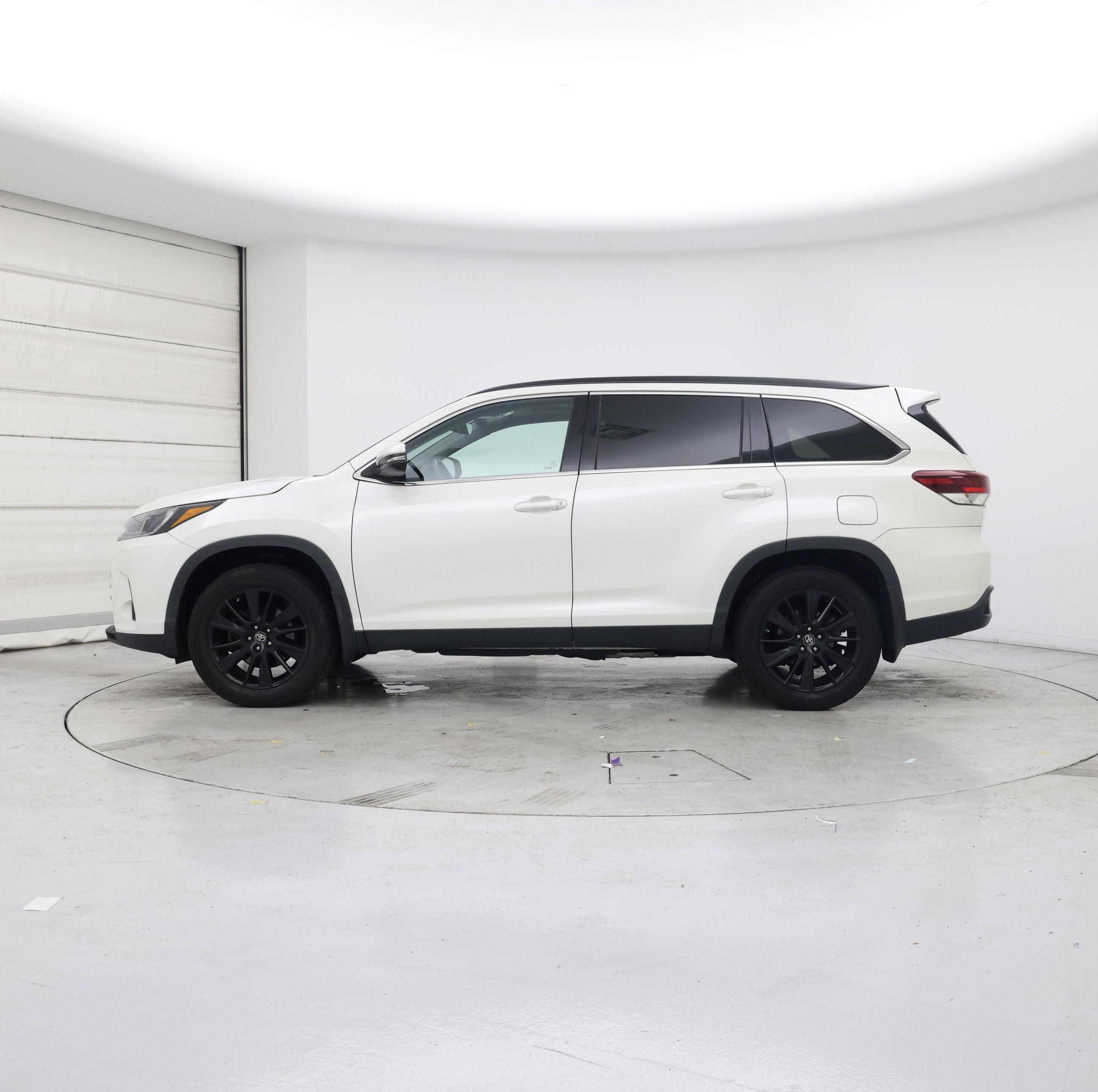 Thumbnail: 2019 Toyota Highlander - 3