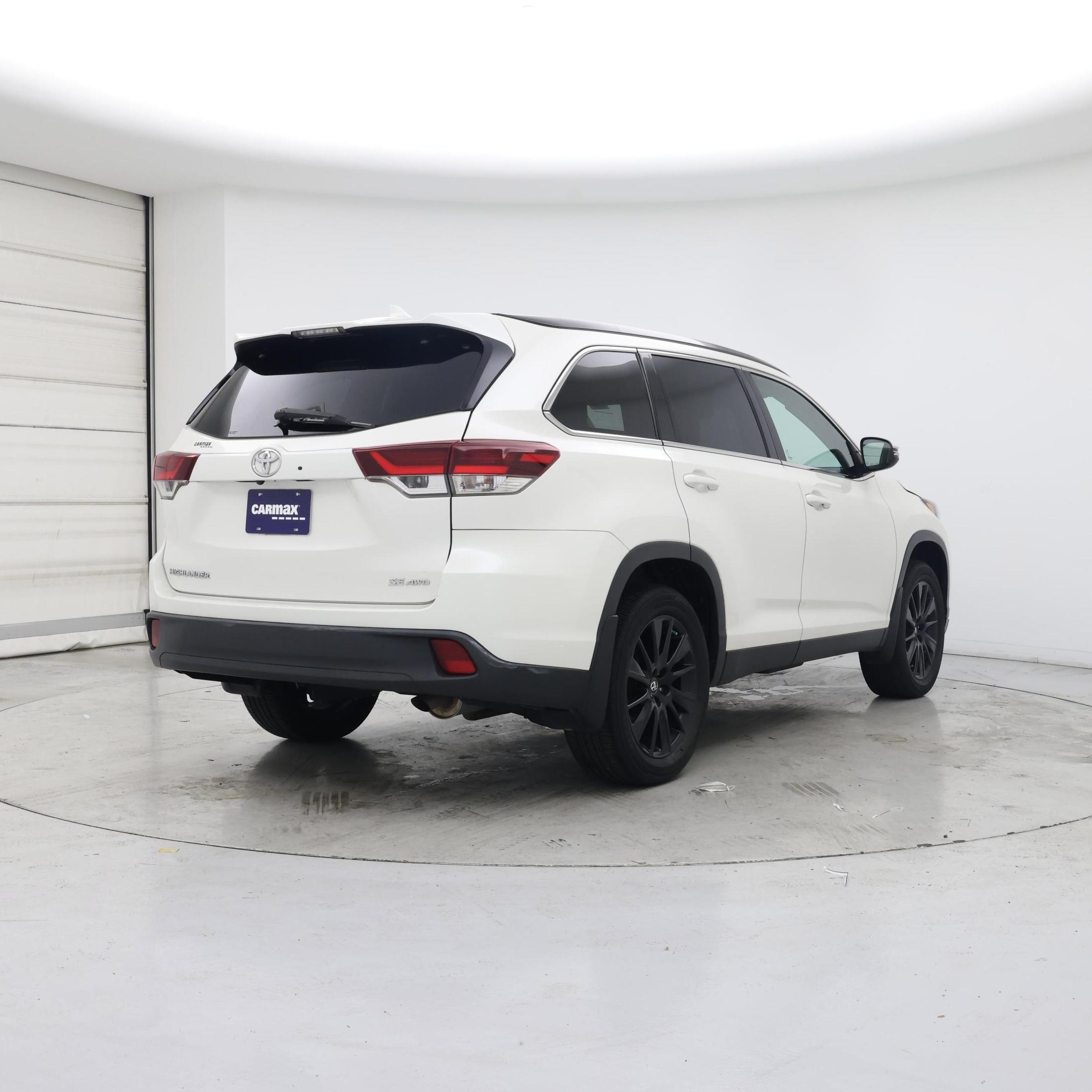 Thumbnail: 2019 Toyota Highlander - 8