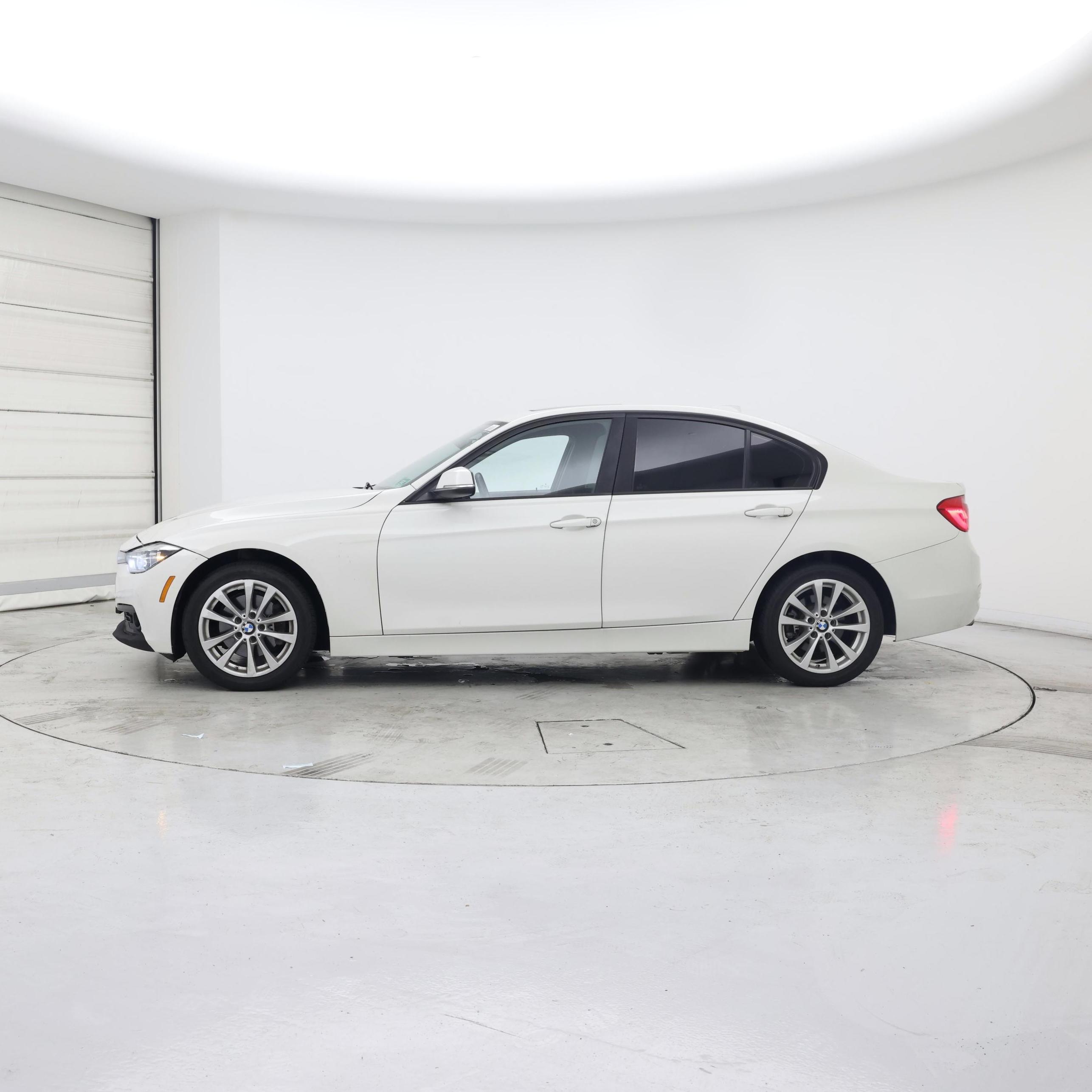 Thumbnail: 2018 BMW 3 Series - 3