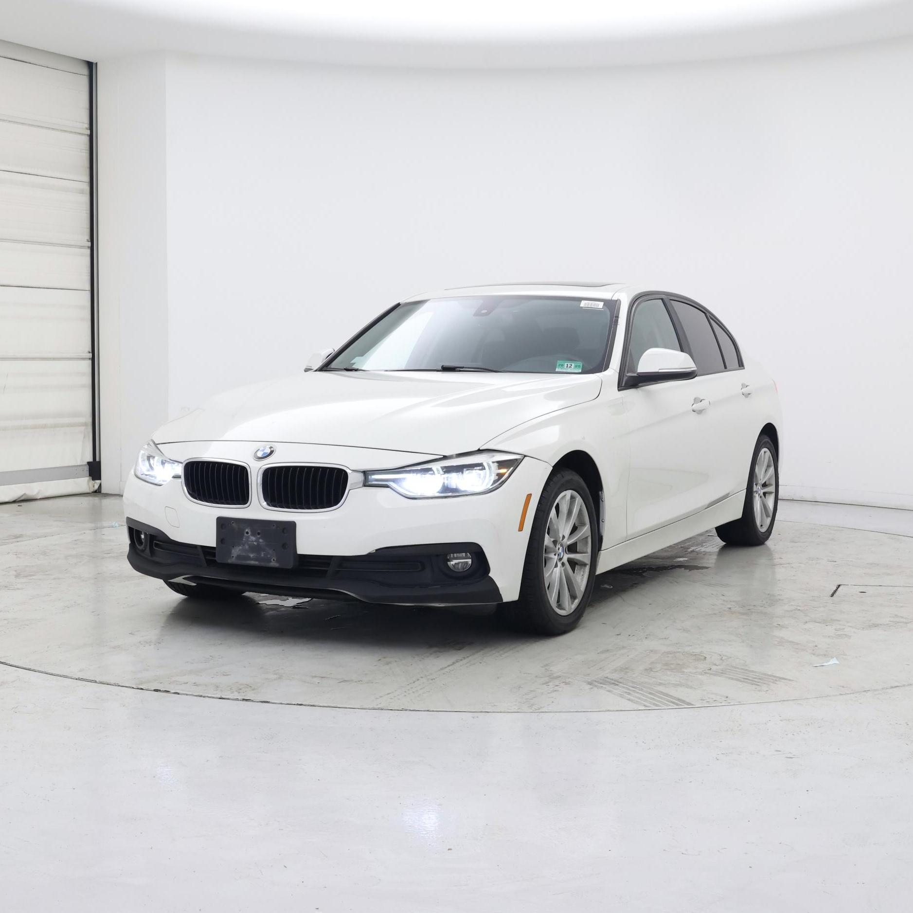 Thumbnail: 2018 BMW 3 Series - 4