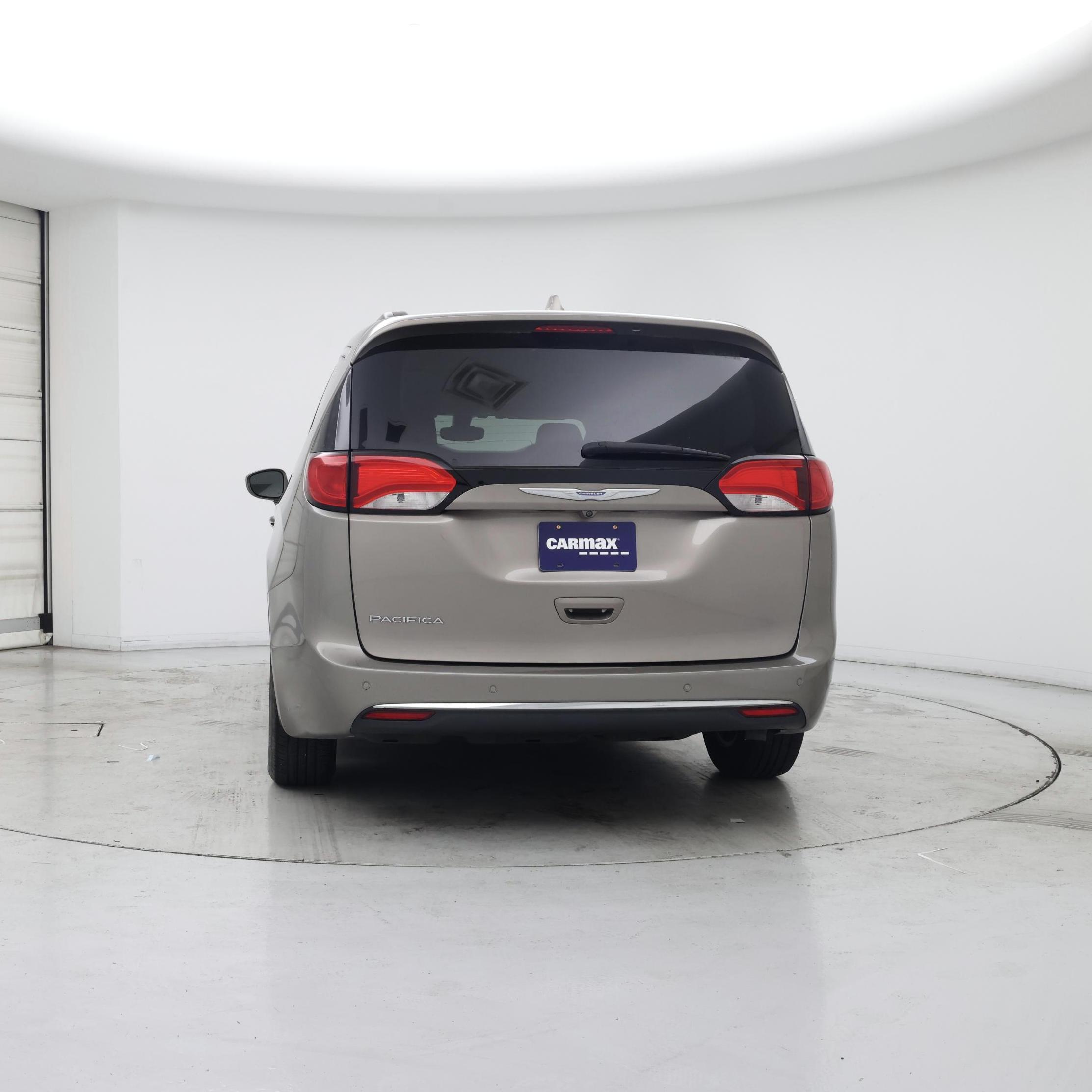 Thumbnail: 2017 Chrysler Pacifica - 6