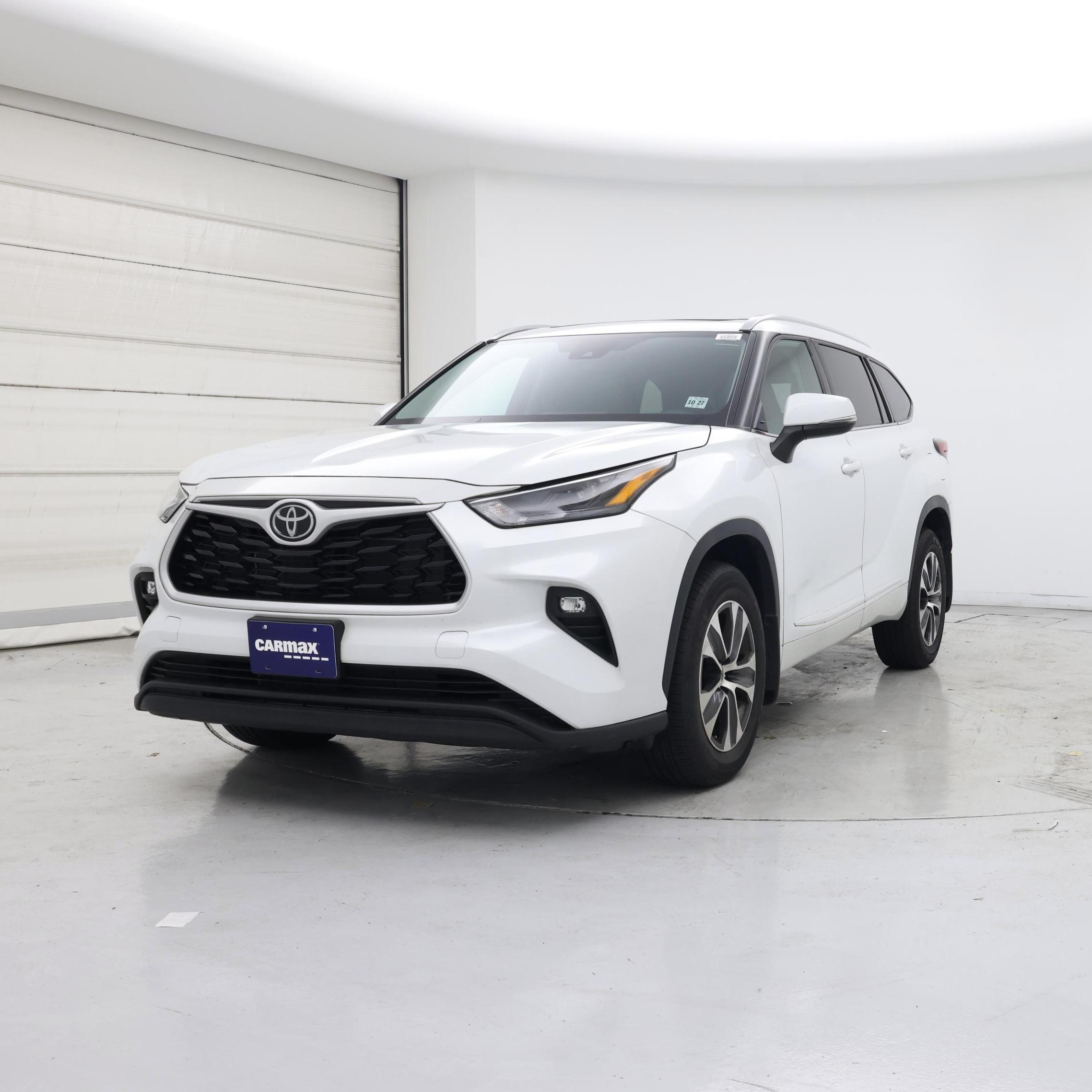 Thumbnail: 2022 Toyota Highlander - 4