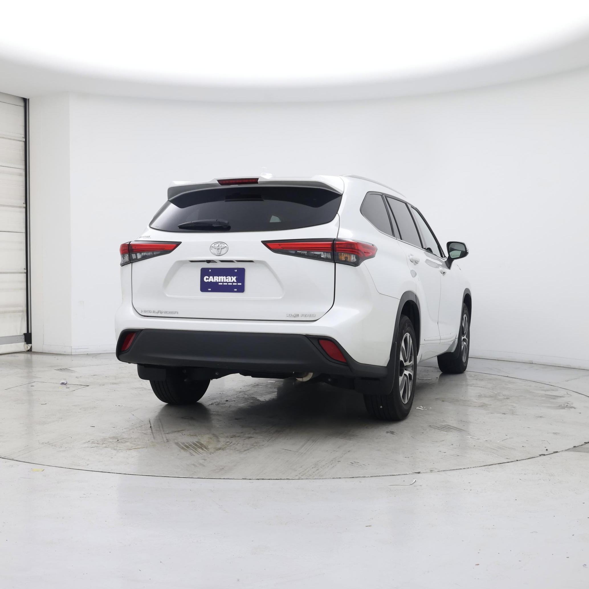 Thumbnail: 2022 Toyota Highlander - 8
