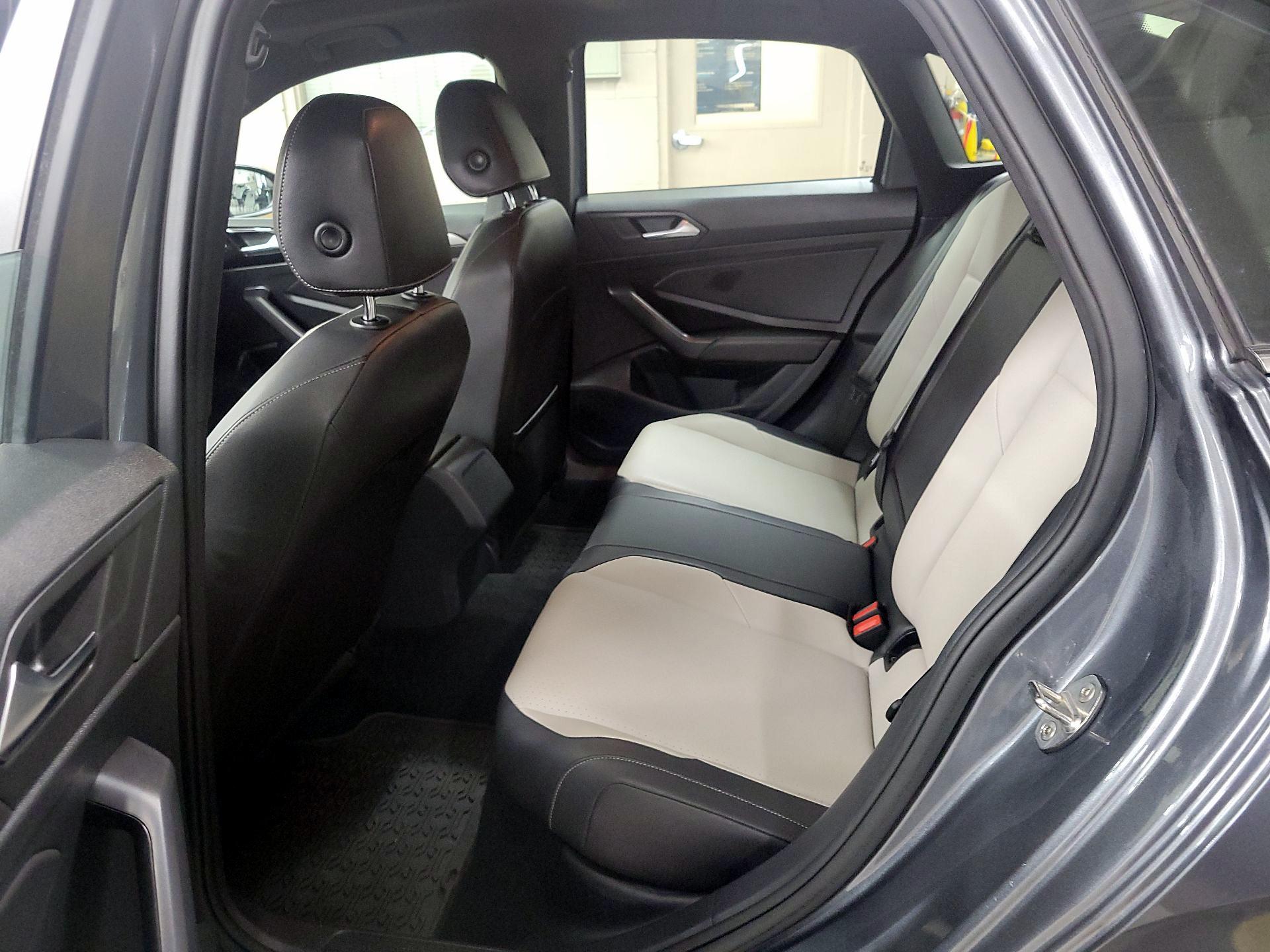 Thumbnail: 2019 Volkswagen Jetta - 18