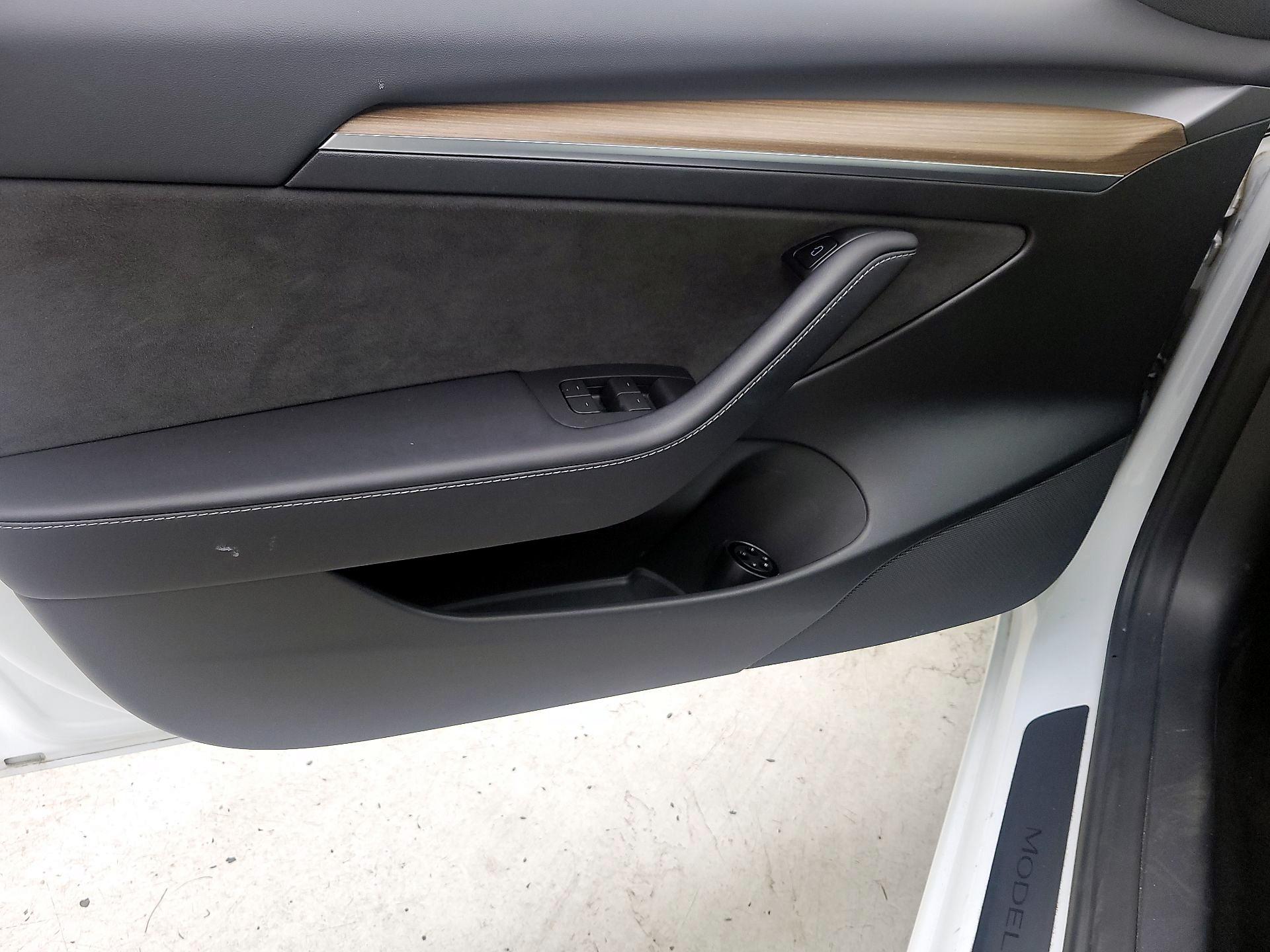 Thumbnail: 2022 Tesla Model 3 - 12