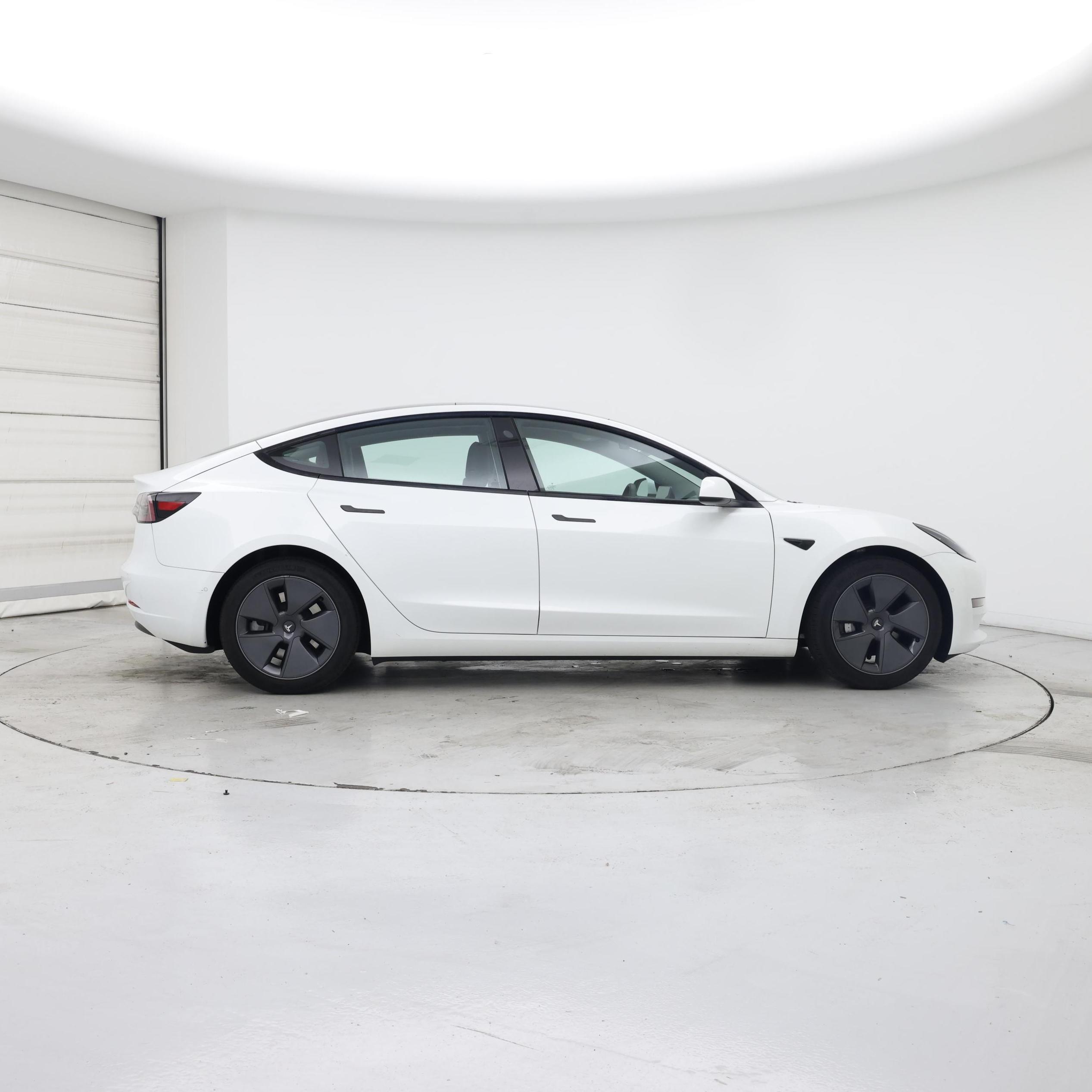 Thumbnail: 2022 Tesla Model 3 - 7