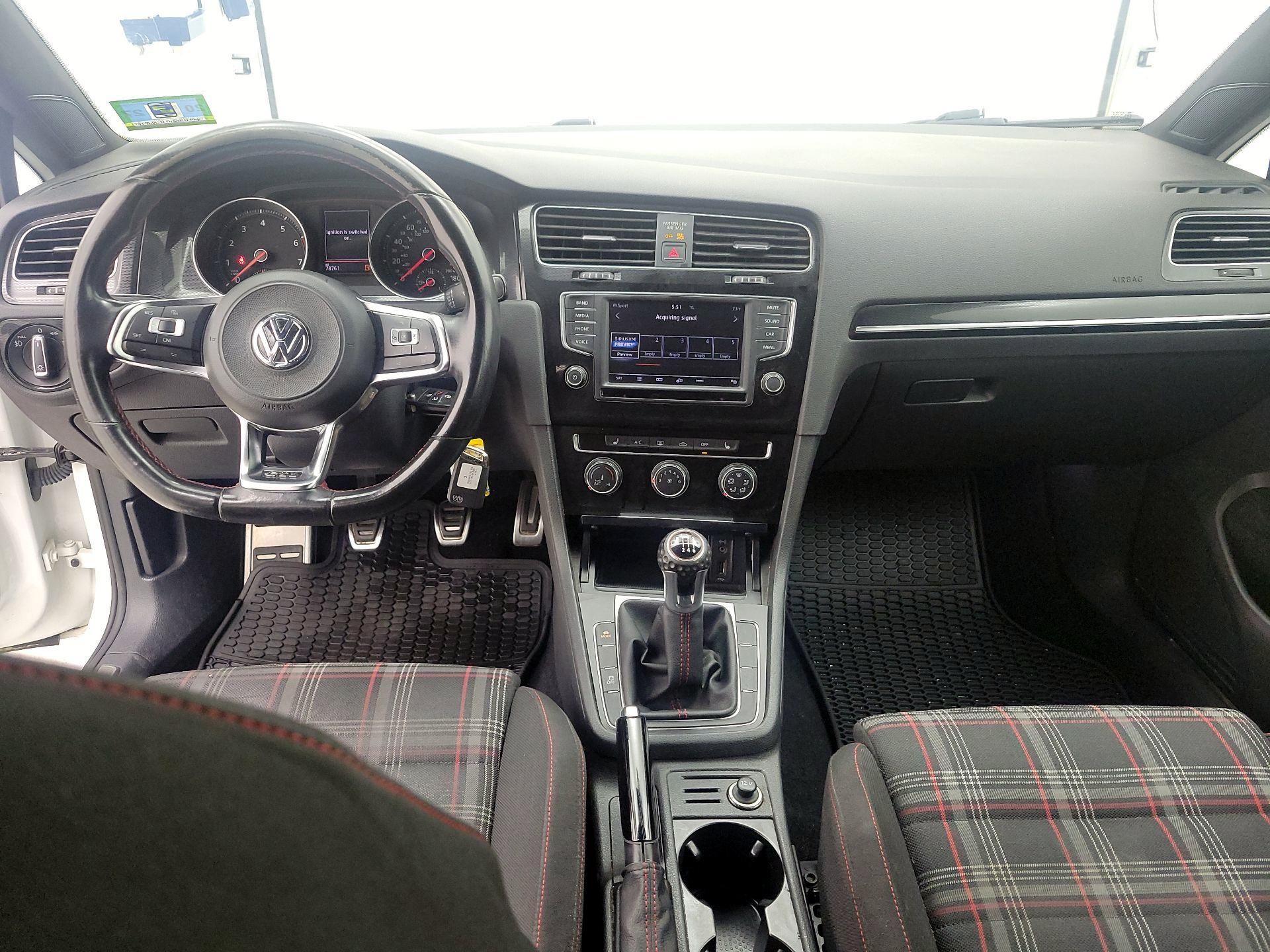 Thumbnail: 2017 Volkswagen Golf - 9