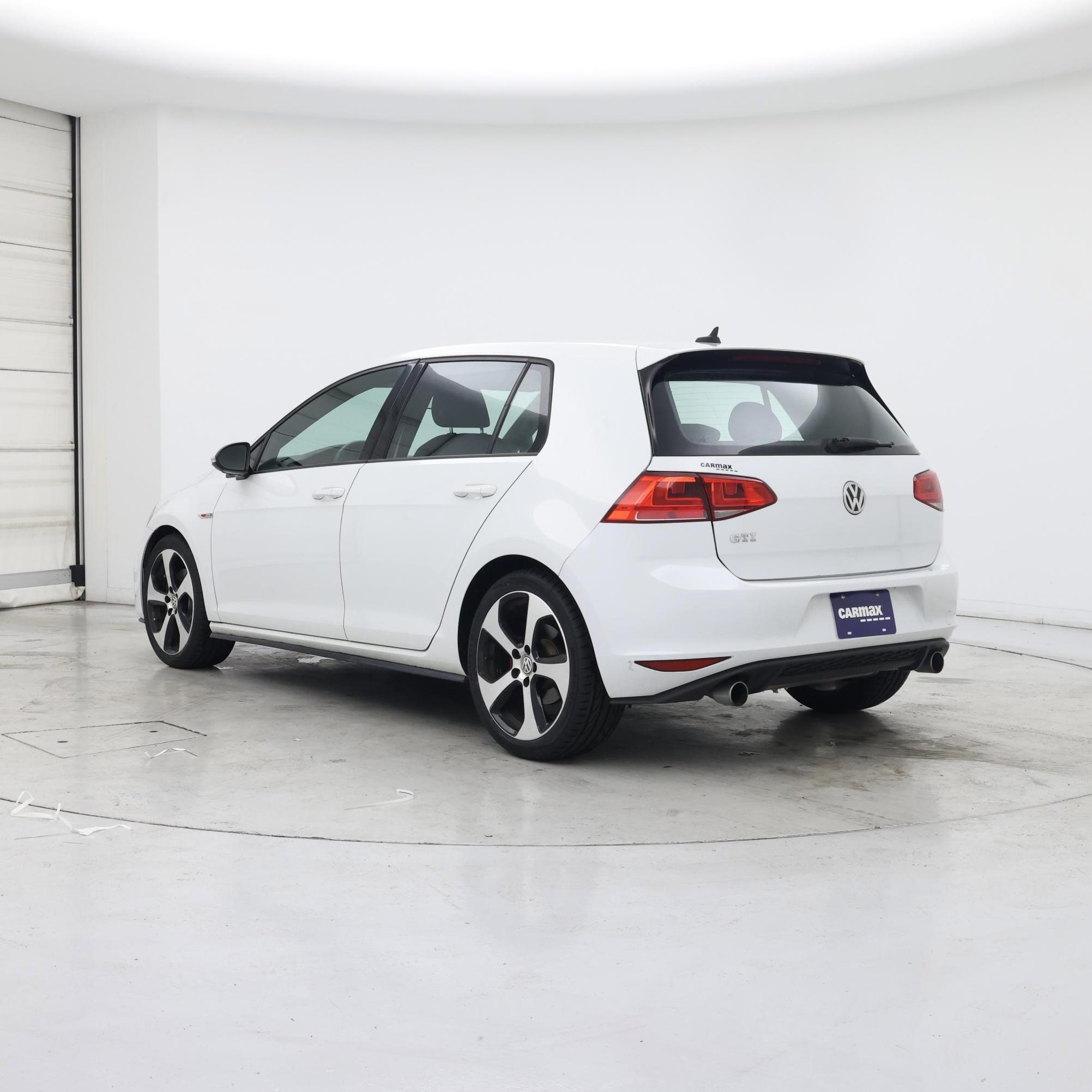 Thumbnail: 2017 Volkswagen Golf - 2