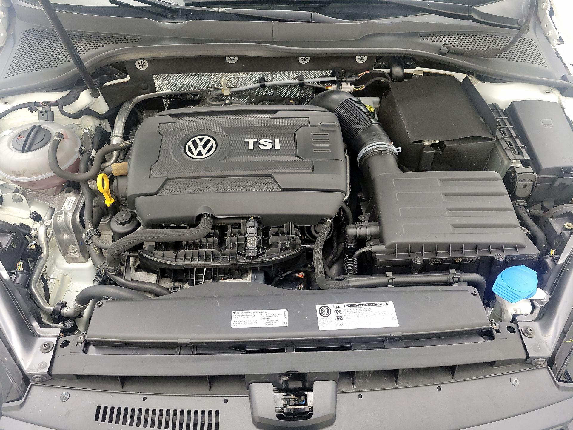 Thumbnail: 2017 Volkswagen Golf - 20